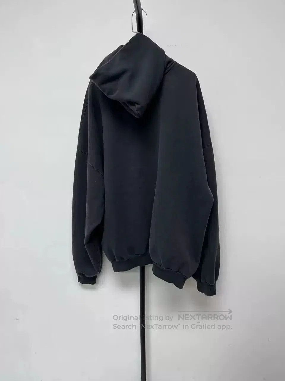 Balenciaga balenciaga logo print black hooded sweatshirt. Size US L / EU 52-54 / 3 - 3 Thumbnail