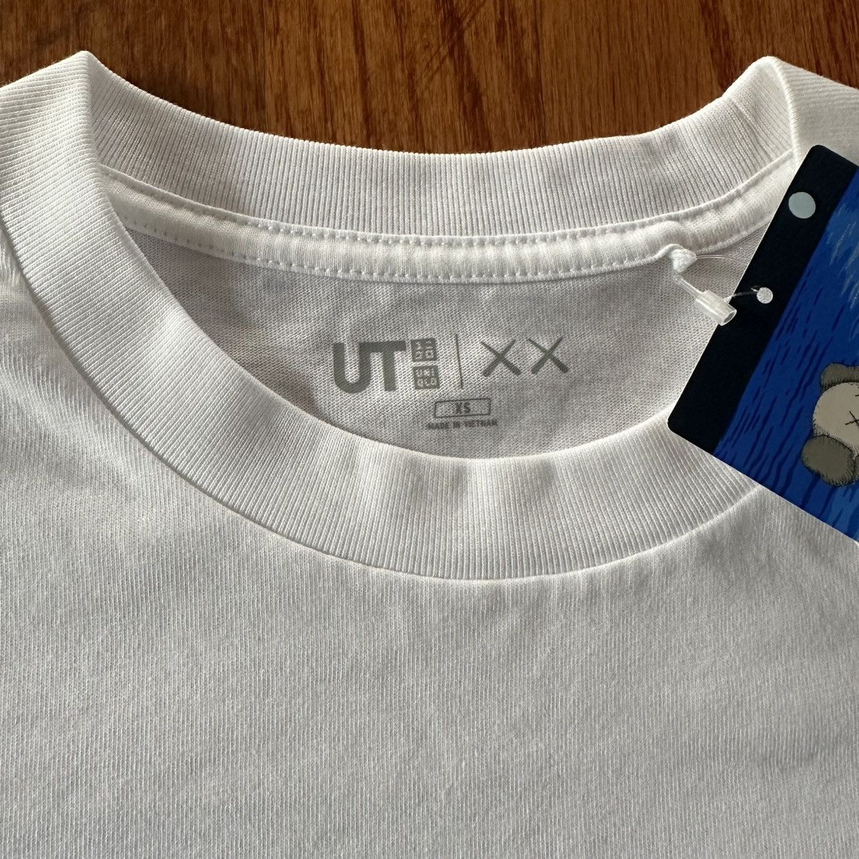 Kaws Kaws x Uniqlo Artbook Cover Shirt Size US XS / EU 42 / 0 - 4 Thumbnail