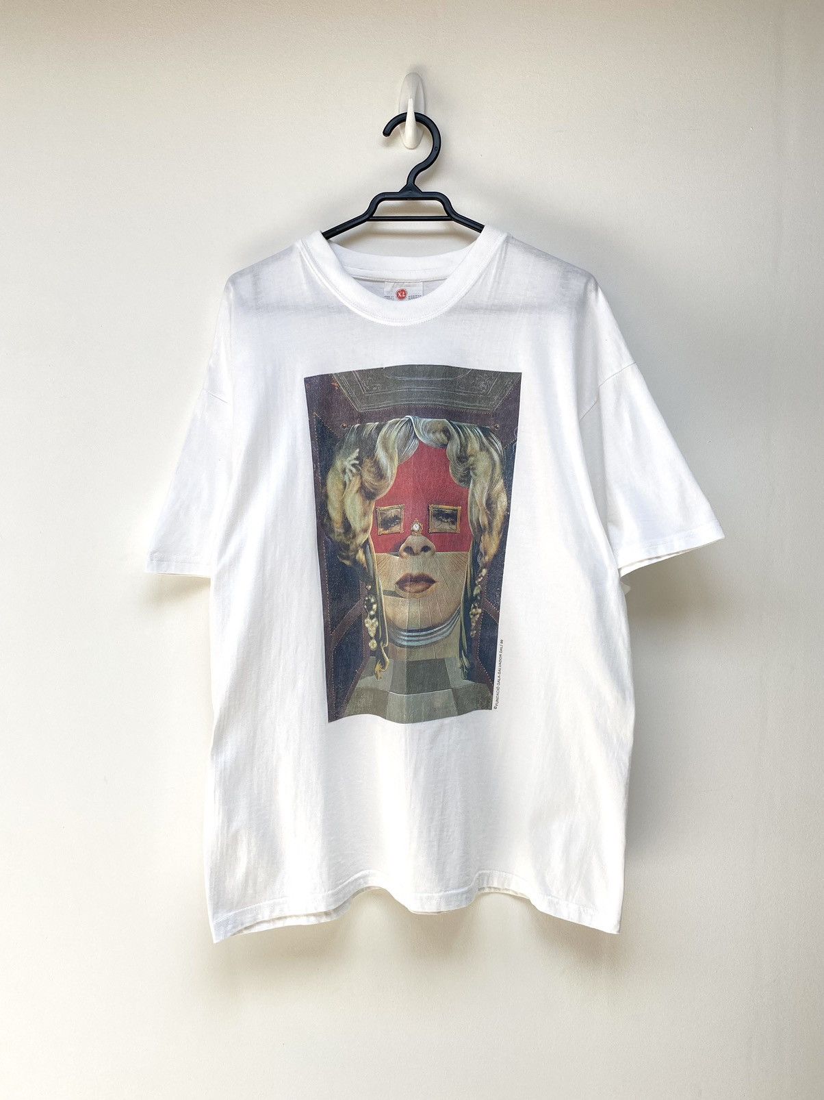 image of 1999 Fundació Gala Salvador Dali Face Of Mae West VTG Tee in White, Men's (Size XL)