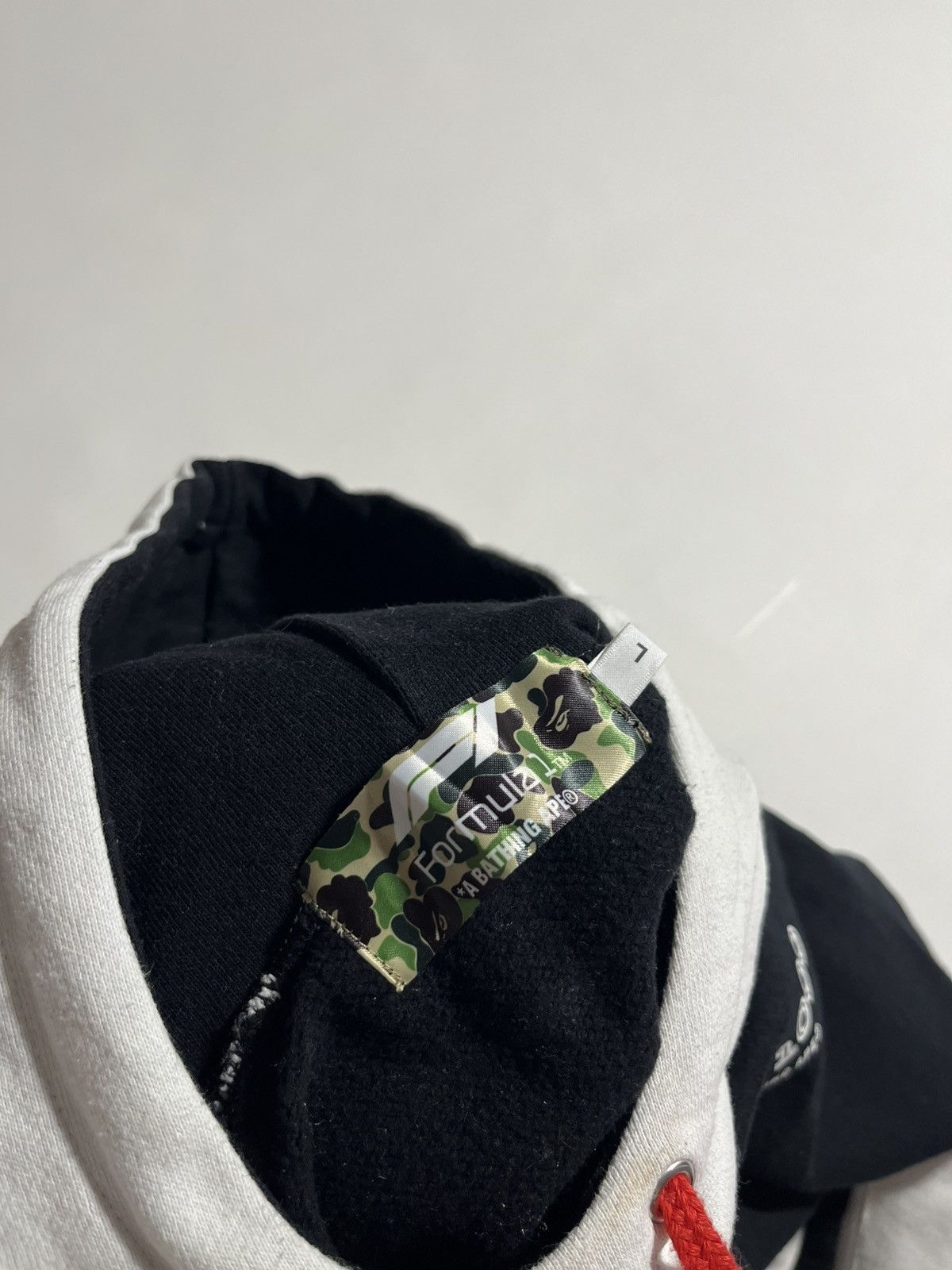 Bape BAPE x Formula 1 1000 Two Tone Hoodie Black/White Size US L / EU 52-54 / 3 - 3 Thumbnail