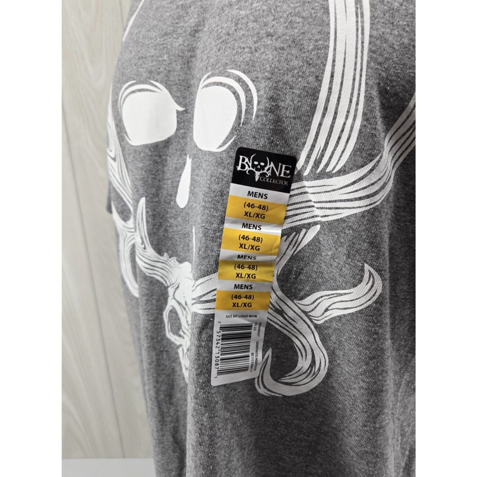 Logo 7 Bone Collector T-shirt XL Gray White Logo Men Shirt Short Sleeve Crew Neck Graphic Print Skull Logo Size US XL / EU 56 / 4 - 6 Thumbnail