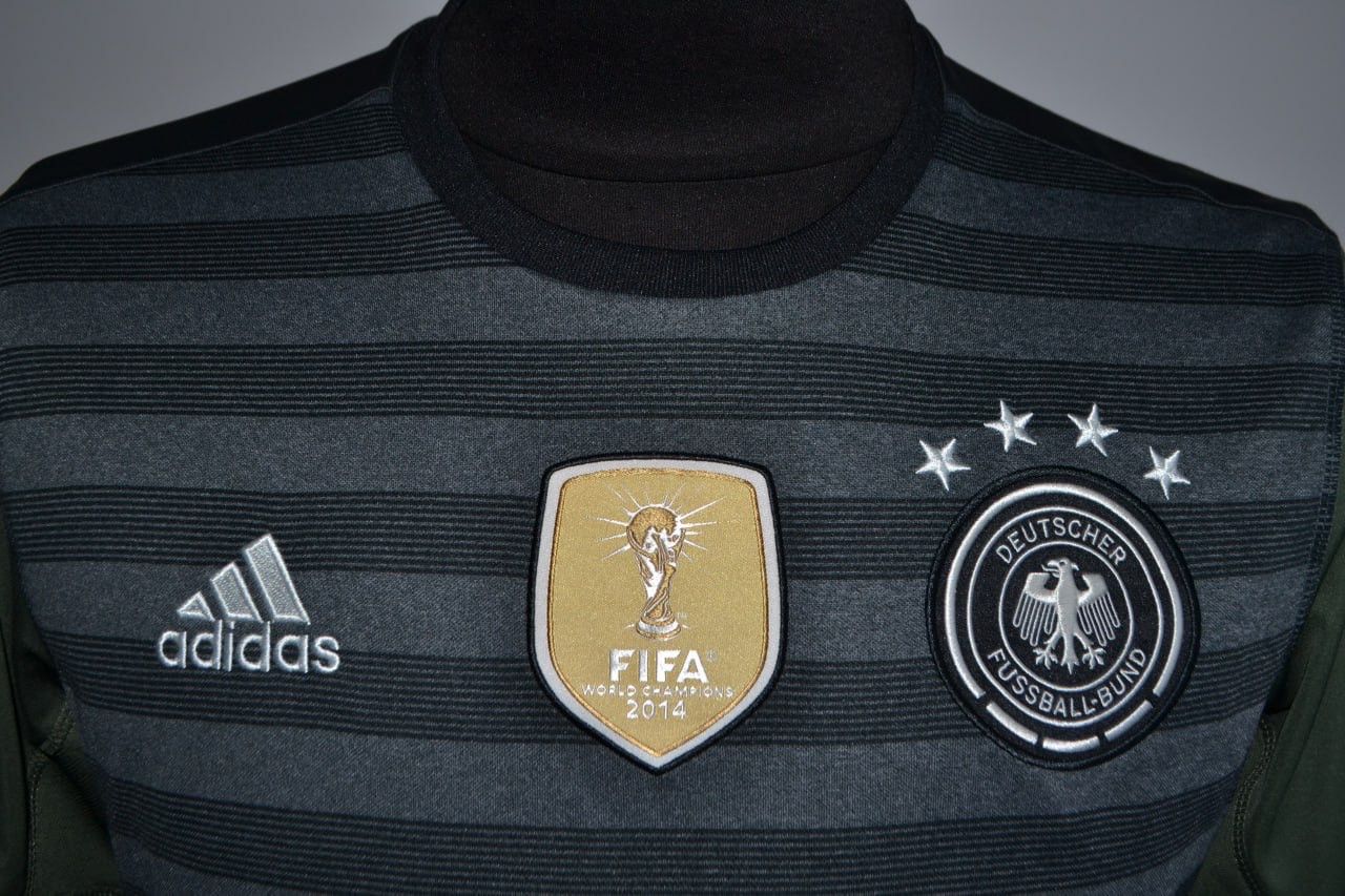 Adidas GERMANY SHIRT AWAY ADIDAS JERSEY FOOTBALL SOCCER SIZE L Size US L / EU 52-54 / 3 - 3 Thumbnail