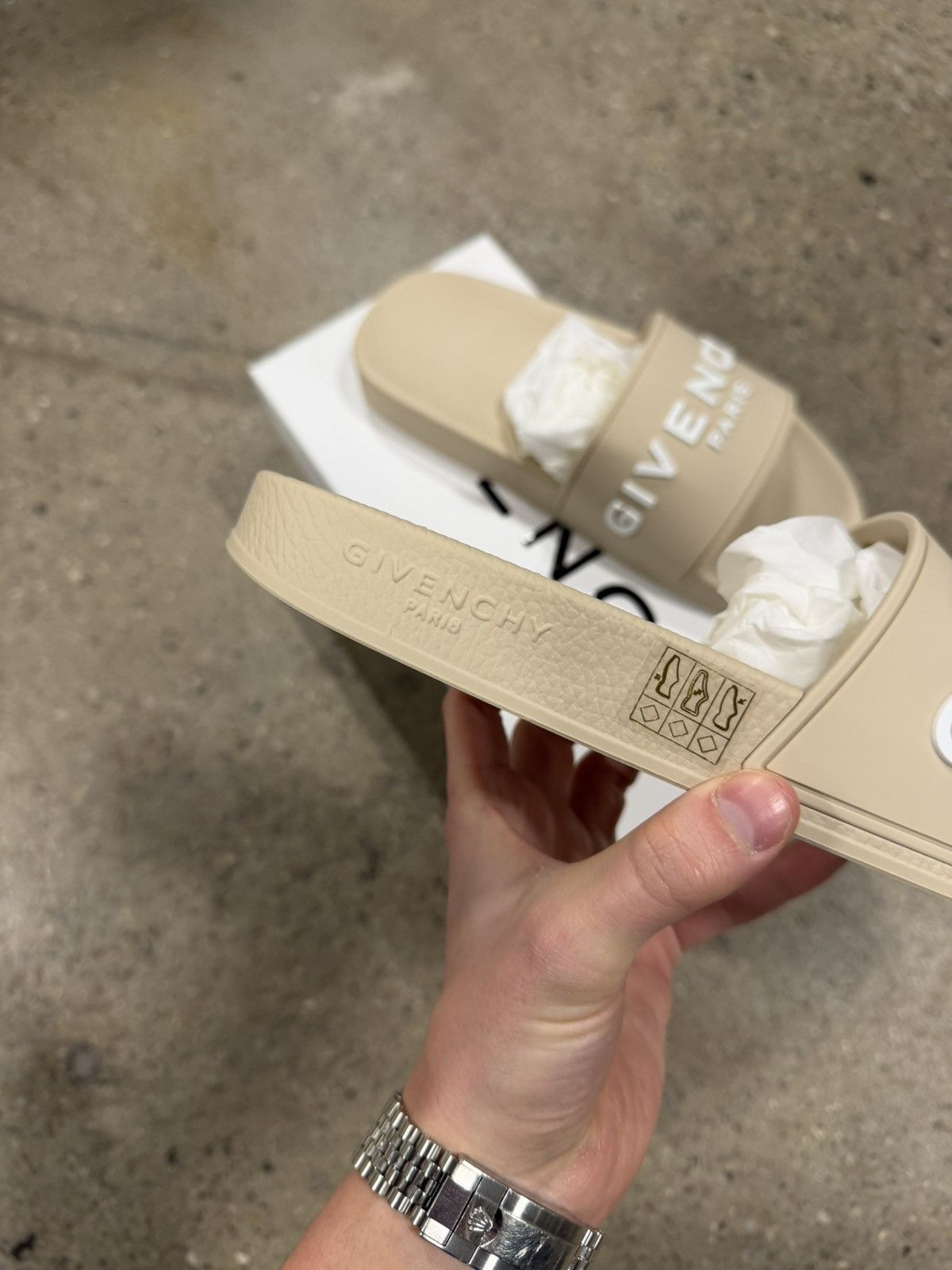 Givenchy Givenchy Rubber Pool Slides NEW 475$ Size US 11 / EU 44 - 3 Thumbnail