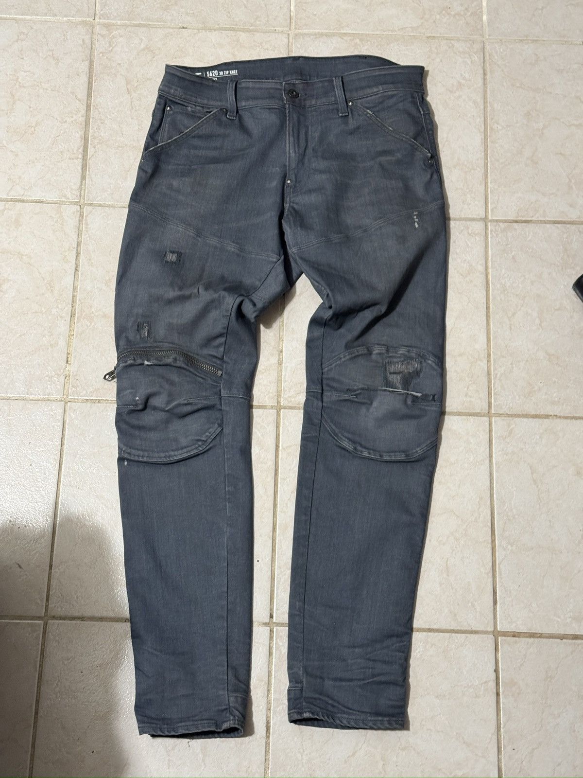 G-Star G-Star Grey 5620 3D Zip Knee Denim Size US 32 / EU 48 - 1 Thumbnail