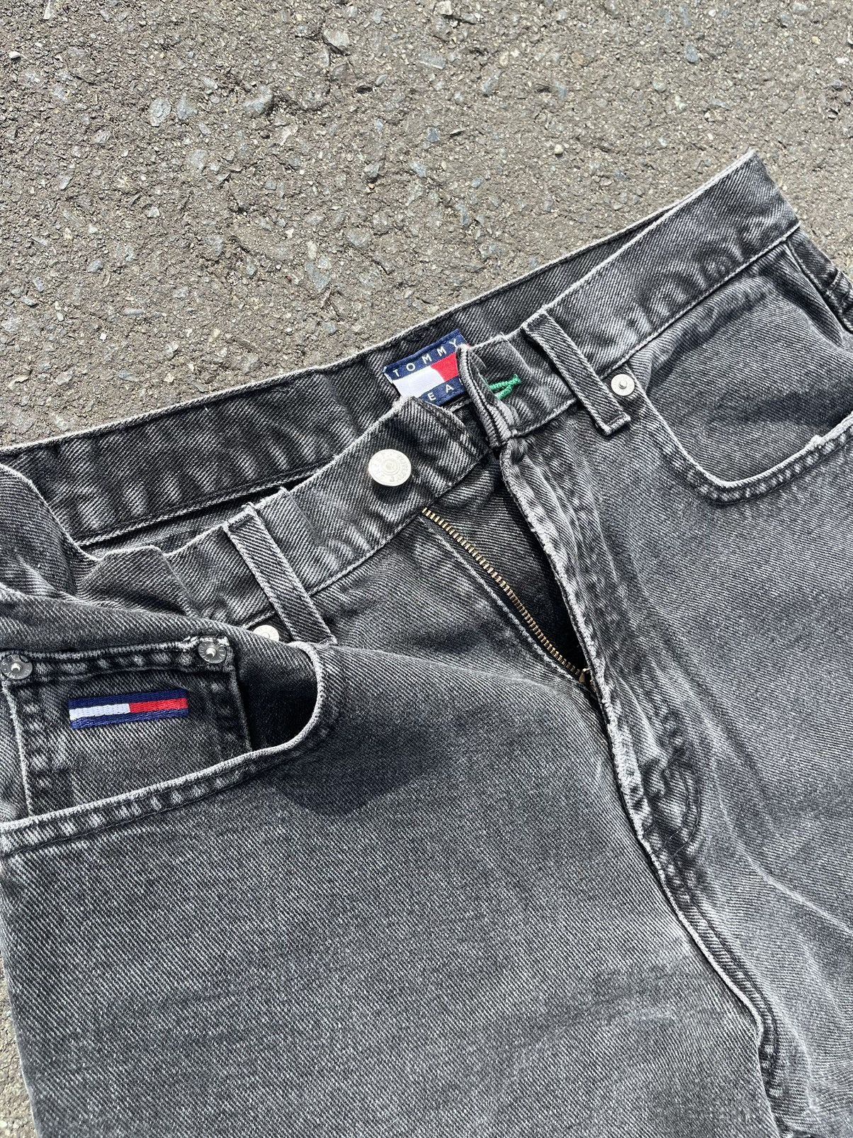 Tommy Hilfiger Vintage Tommy Hilfiger Faded Black Jeans Size US 30 / EU 46 - 3 Thumbnail