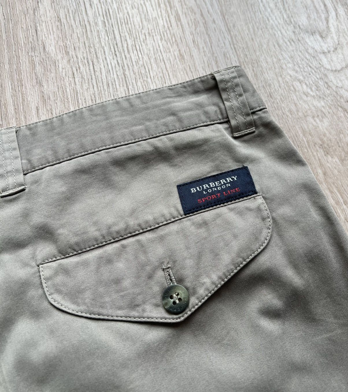 Burberry × Vintage Vintage Burberry London Beige Chino Trousers Classic Pants Size US 32 / EU 48 - 13 Thumbnail