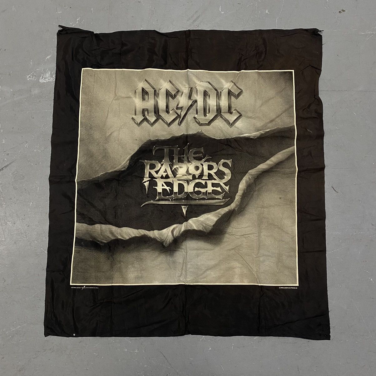 AC/DC × Japanese Brand × Vintage Vtg ACDC 1990 The Razors Edge Promo Tapestry Licensed Size ONE SIZE - 1 Thumbnail