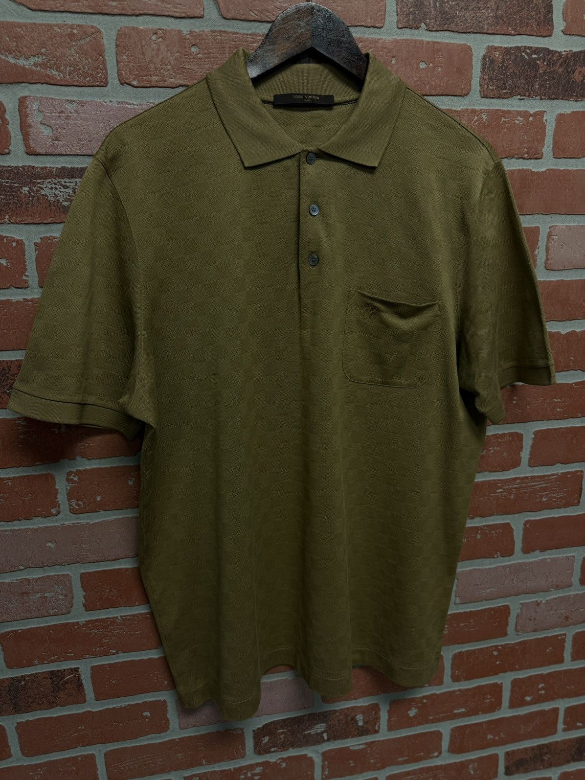 Louis Vuitton Louis Vuitton Polo Button Up Collar Tee Size XXL Brown/Gold Size US XXL / EU 58 / 5 - 2 Thumbnail