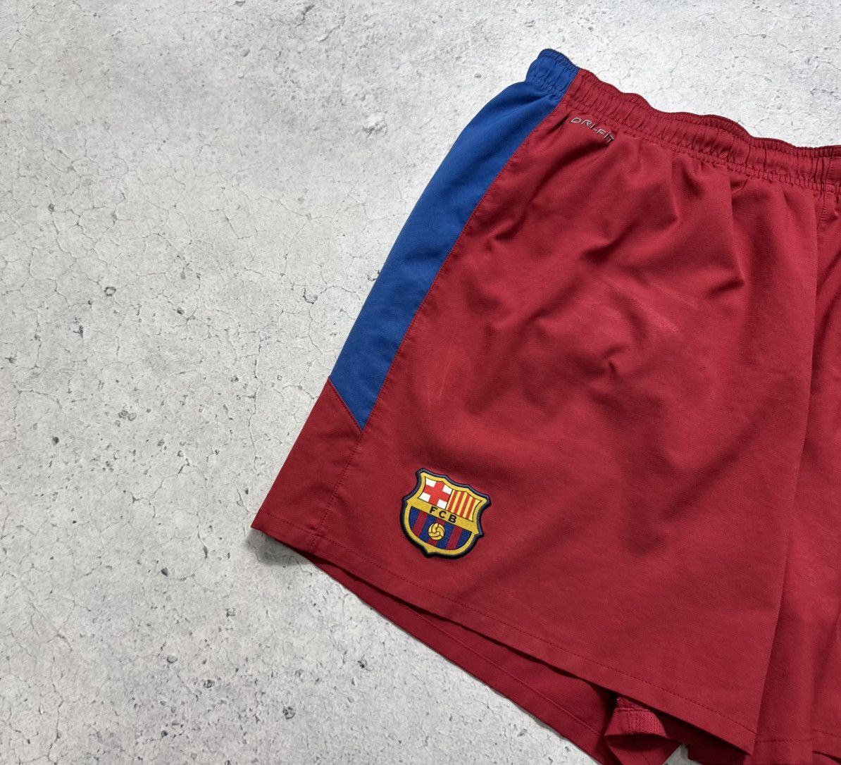 Nike Nike FC Barcelona Vintage Soccer Shorts Y2K Size US 36 / EU 52 - 3 Thumbnail