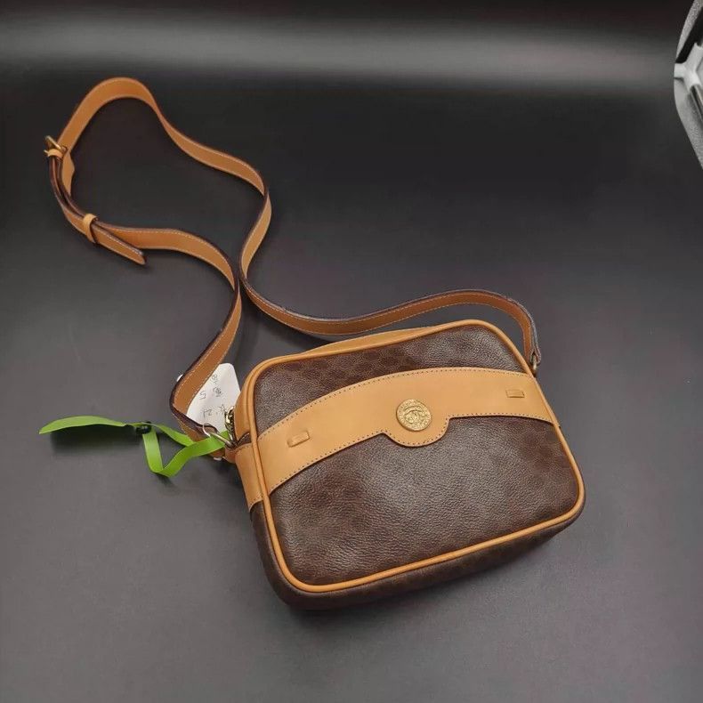 Celine Celine Logo Camera Bag with Dust Bag Size ONE SIZE - 4 Thumbnail