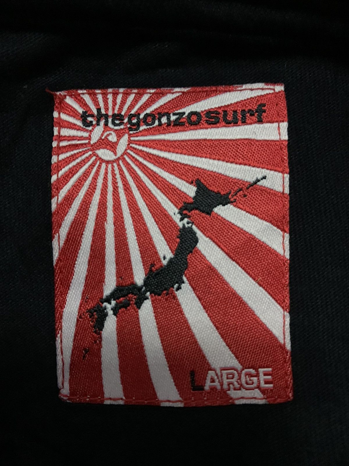 Japanese Brand Vtg Japanese Thegonzosurf Japan Shirt Size US L / EU 52-54 / 3 - 6 Thumbnail