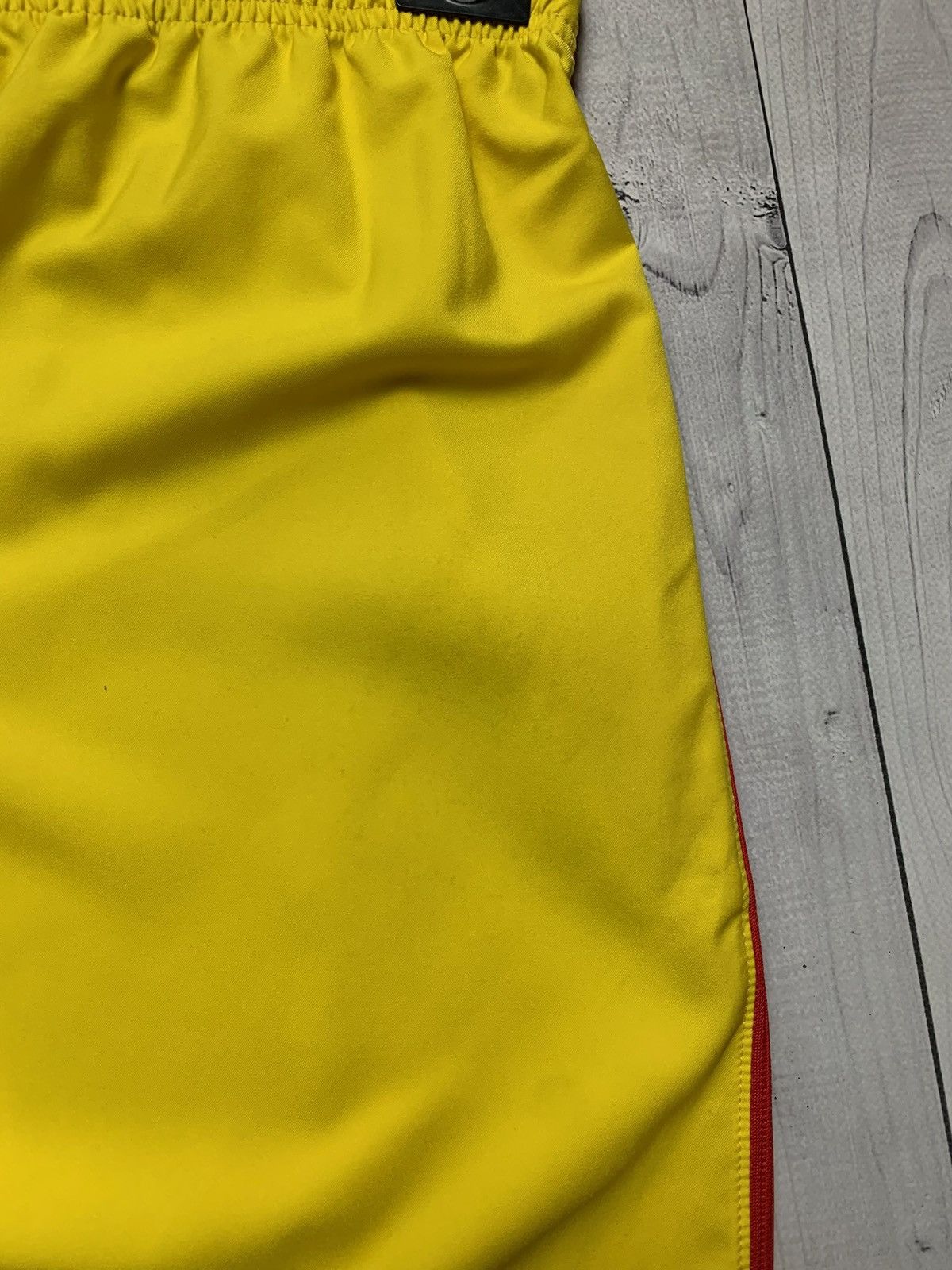 Nike × Vintage Vintage Nike Red Bull soccer shorts yellow size L Size US 34 / EU 50 - 8 Thumbnail