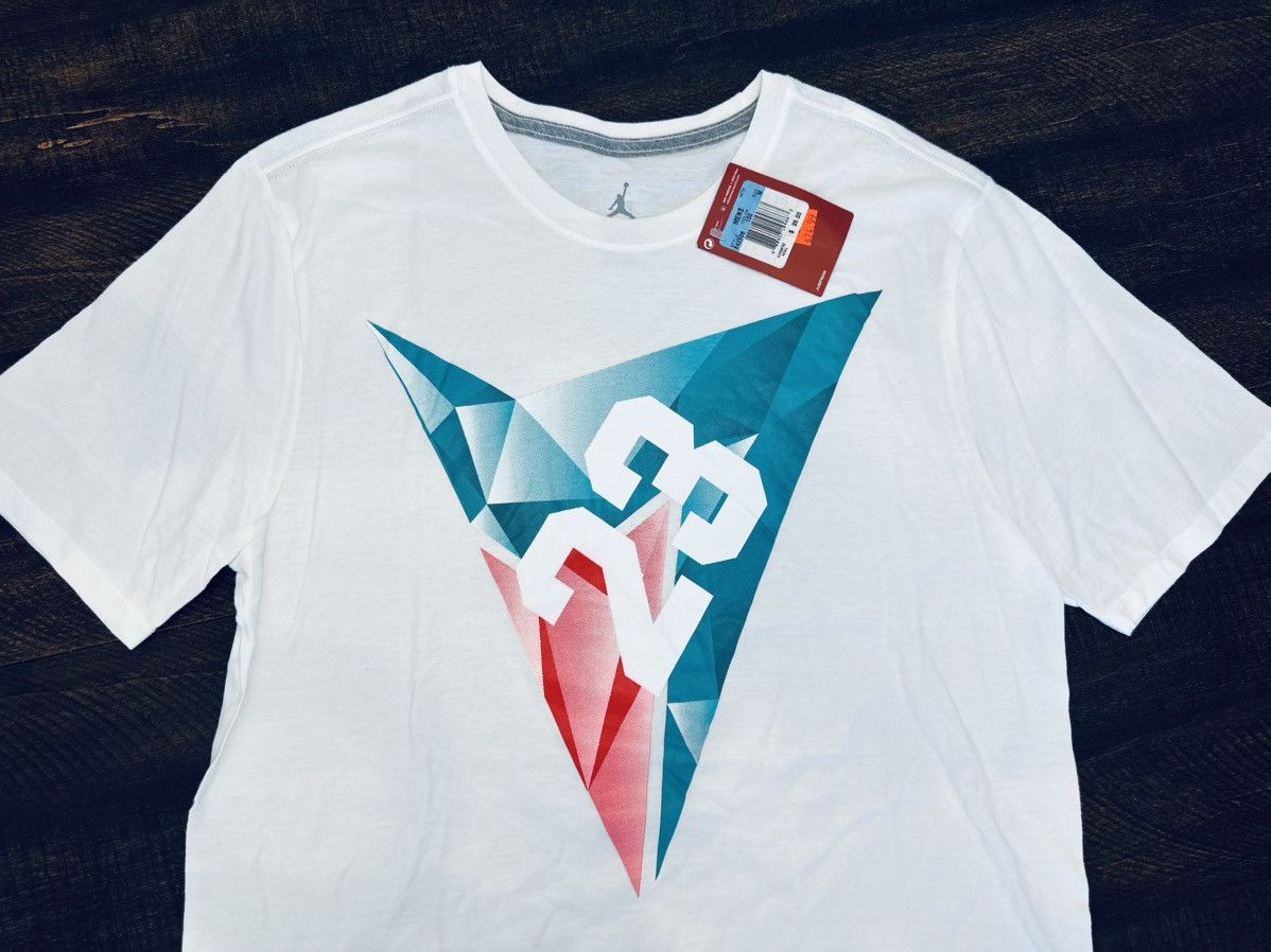 Nike Nike Men's AJ VII of Diamonds Tee White/Retro-Size Medium Size US M / EU 48-50 / 2 - 2 Thumbnail