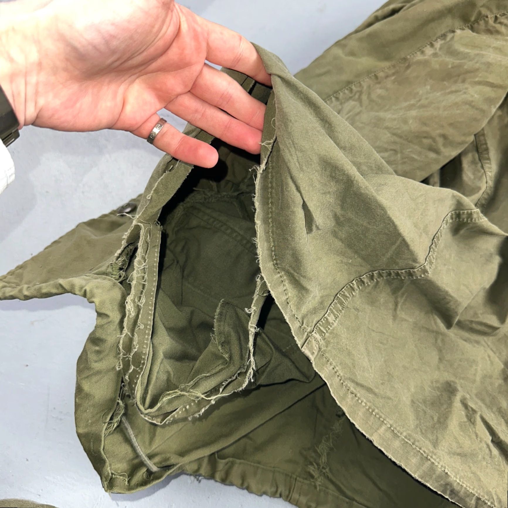 Vintage VTG U.S. Army M-65 Field Jacket Coat Green Nylon Mid-Length Zip Snap Hooded All Seasons Pockets Vietnam 70s Mens M Size US M / EU 48-50 / 2 - 4 Thumbnail