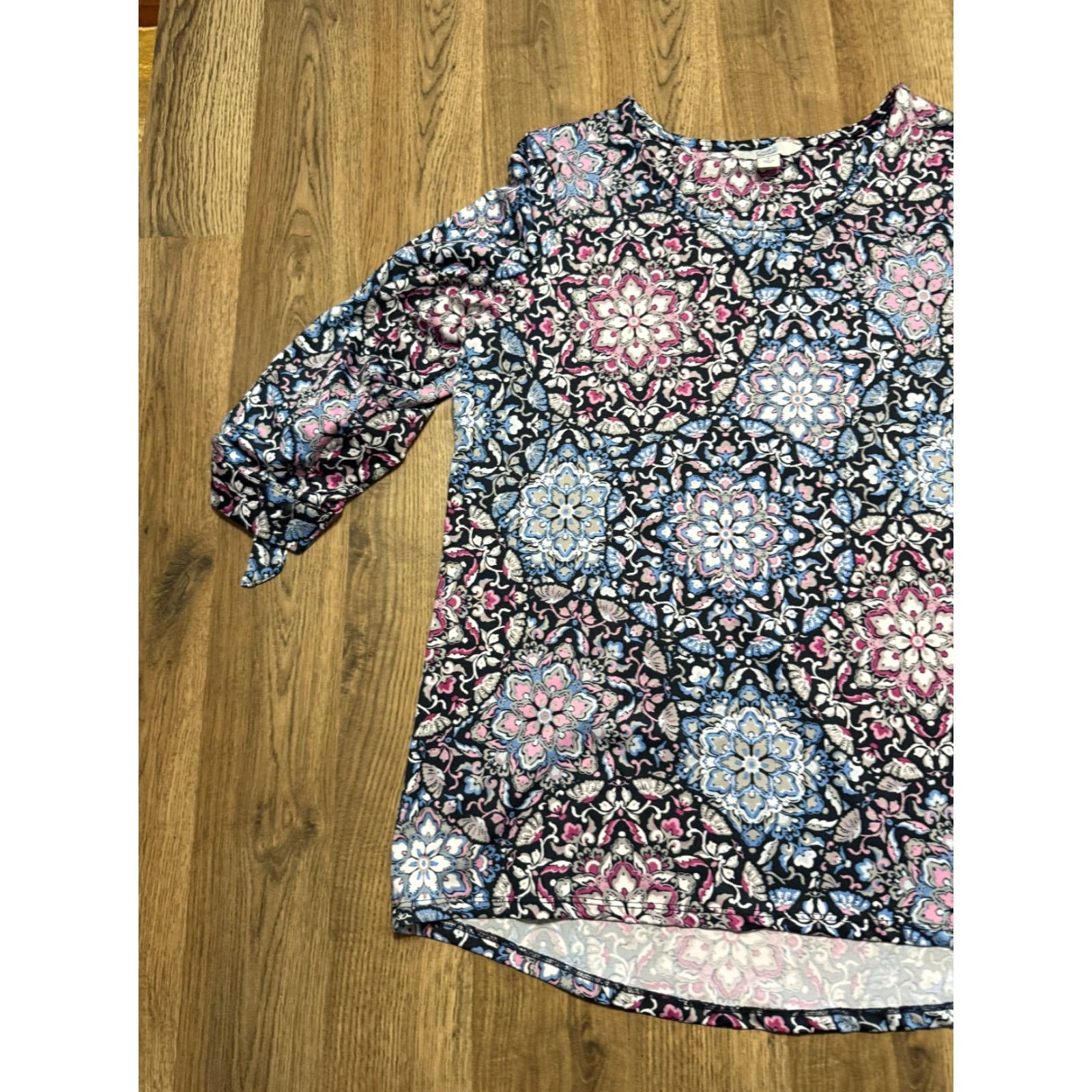 Croft & Barrow Croft & Barrow Shirts Women's Medium Blue Blouse 3/4 Sleeve Mandala Print Casual Womens Regular Polyester Size M / US 6-8 / IT 42-44 - 4 Thumbnail