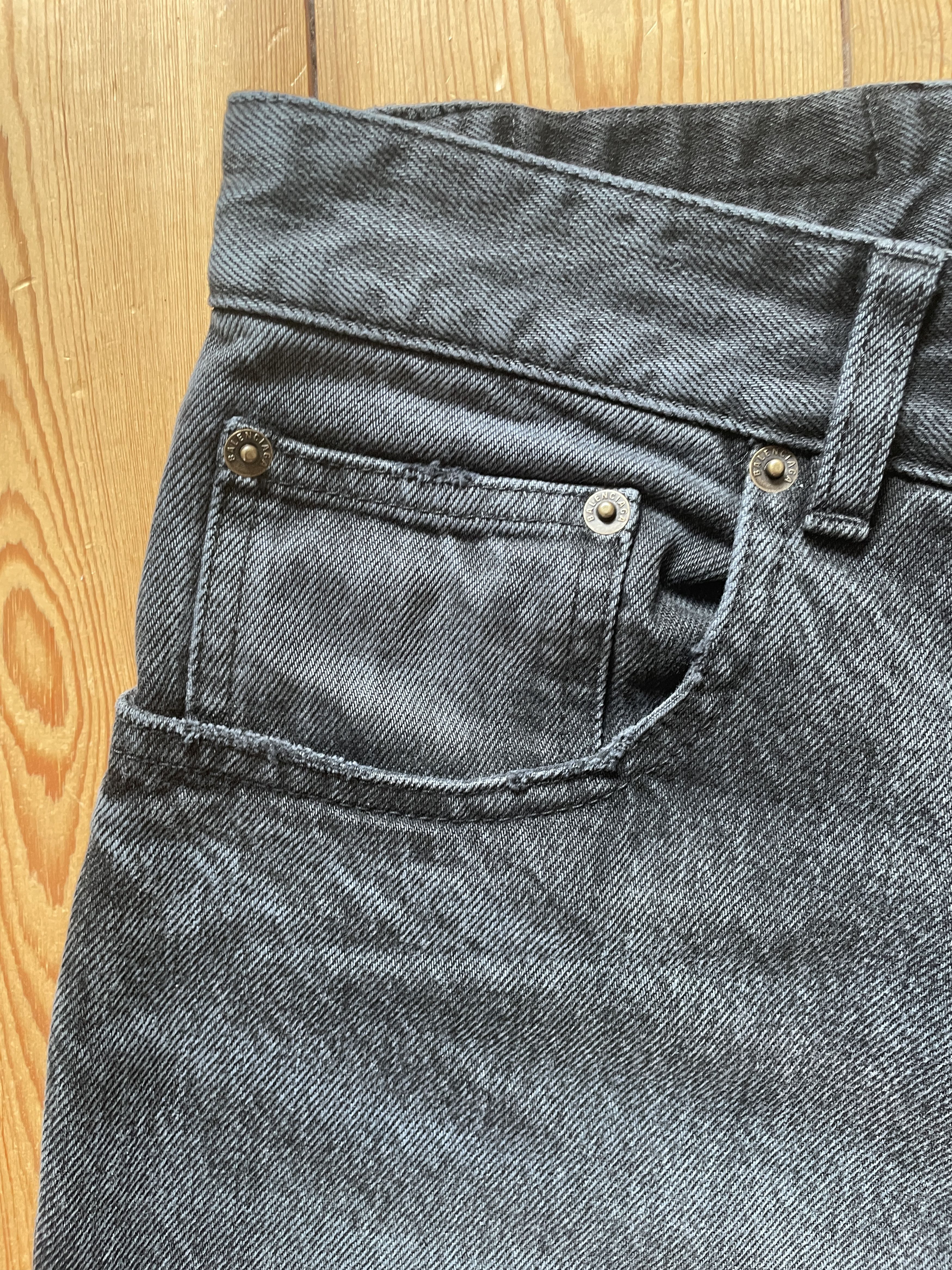 Balenciaga Balenciaga - Dark Wash Loose-Fit Jeans L Size US 36 / EU 52 - 5 Thumbnail