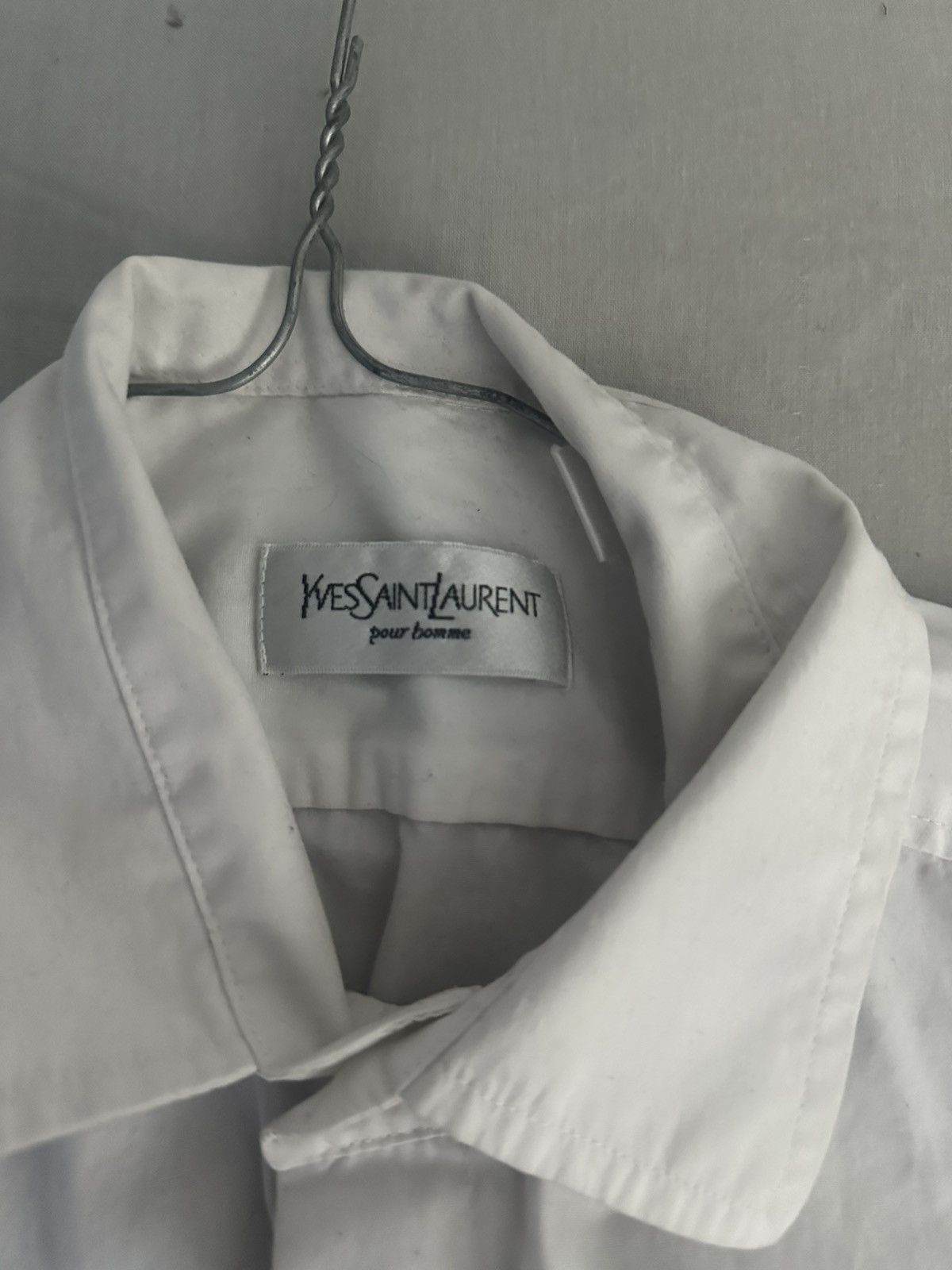 Yves Saint Laurent Yves saint laurent white button down shirt Size US M / EU 48-50 / 2 - 3 Thumbnail