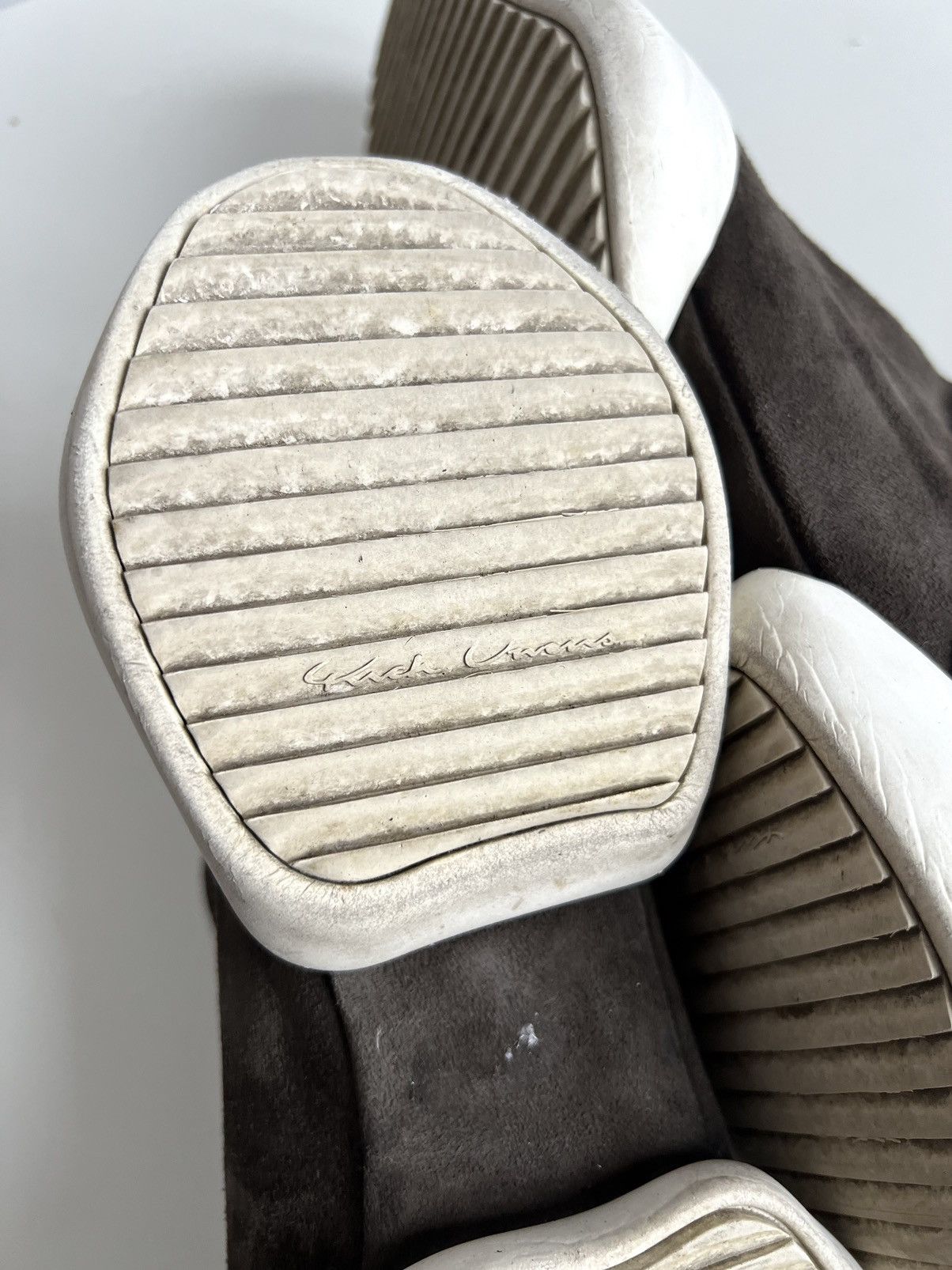 Rick Owens Rick Owens “Mastodon” Vicious Runner Dust Sneakers Size US 10 / EU 43 - 19 Thumbnail