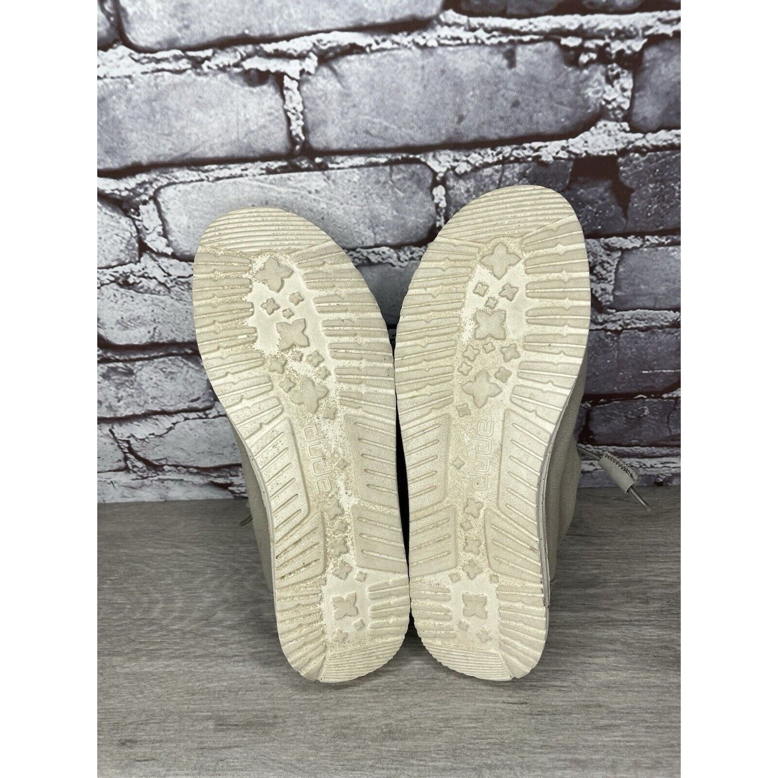 Other Hey Dude Wendy Grey Canvas Fabric Lace Lightweight Sneakers Size US 7 / IT 37 - 9 Thumbnail