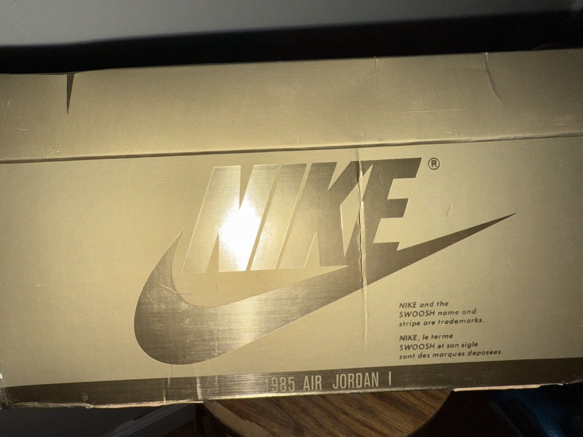 Nike Nike Air Jordan 1 Retro OG High Black/Metallic Gold Sail NEW Size US 11 / EU 44 - 16 Thumbnail