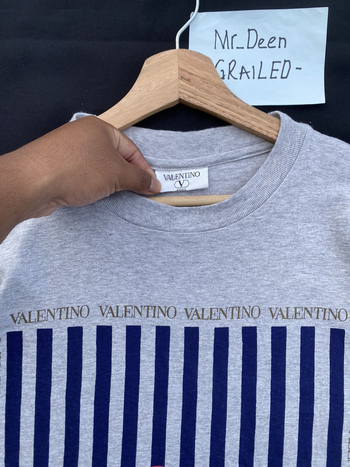 Valentino Rare Vintage Valentino Spellout Biglogo Tshirt Size US M / EU 48-50 / 2 - 7 Thumbnail
