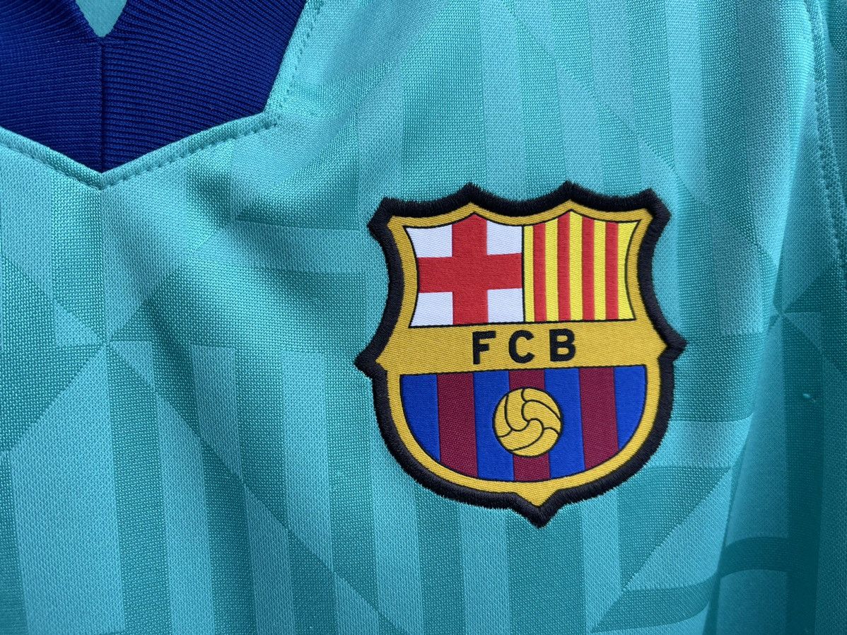 Nike BARCELONA 2019 2020 THIRD FOOTBALL SHIRT SOCCER JERSEY NIKE Size US S / EU 44-46 / 1 - 6 Thumbnail