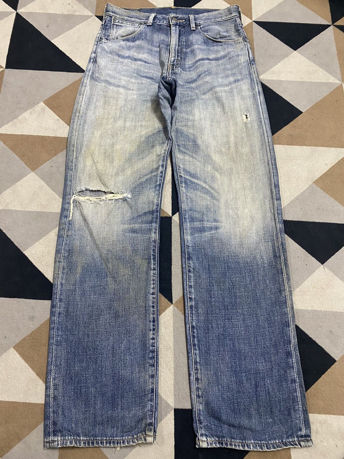 Vintage Levis553 Blue Wash Distresse Loose Jeans