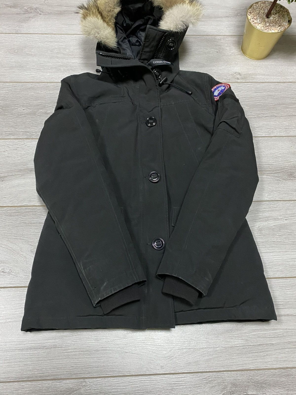 Canada Goose Canada Goose Montebello down puffer jacker parka fur Size M / US 6-8 / IT 42-44 - 12 Thumbnail