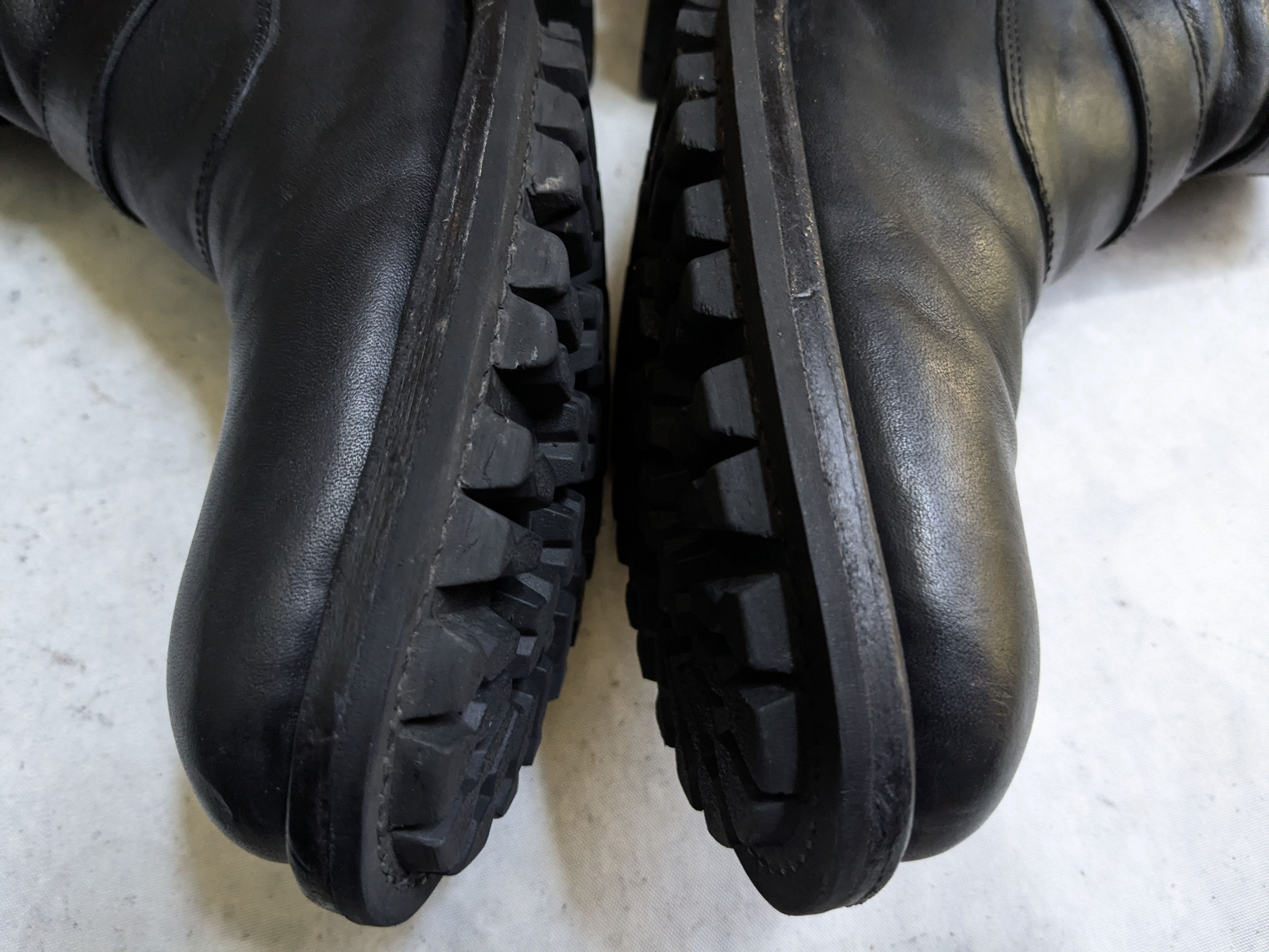 Frye Frye Engineer Boots Black Leather 9.5 D Strap Buckle Size US 9.5 / EU 42-43 - 11 Thumbnail