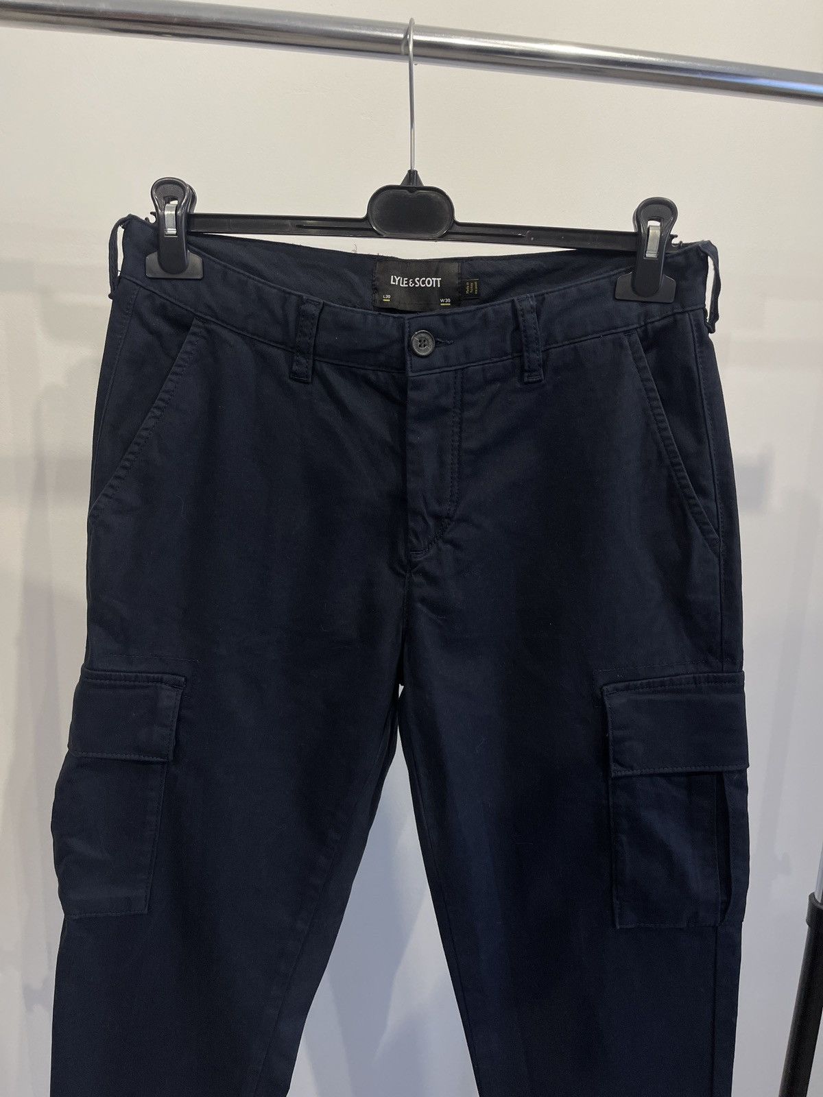 Lyle & Scott Lyle & Scott Slim Cargo Trousers Navy Blue 30/30 Size US 30 / EU 46 - 2 Thumbnail