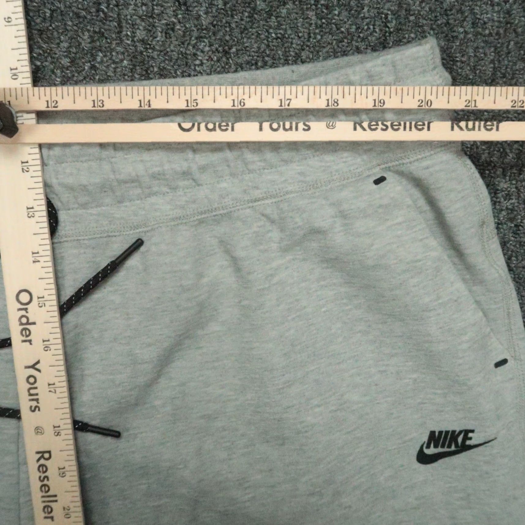 Nike Nike Pants Womens 2X Gray Jogger Sportwear Fleece Zip Pocket Elastic Waist Pockets Tapered Inseam 25 in Reg Fit Regular Size Type Regular Size 40" / US 18 - 7 Thumbnail