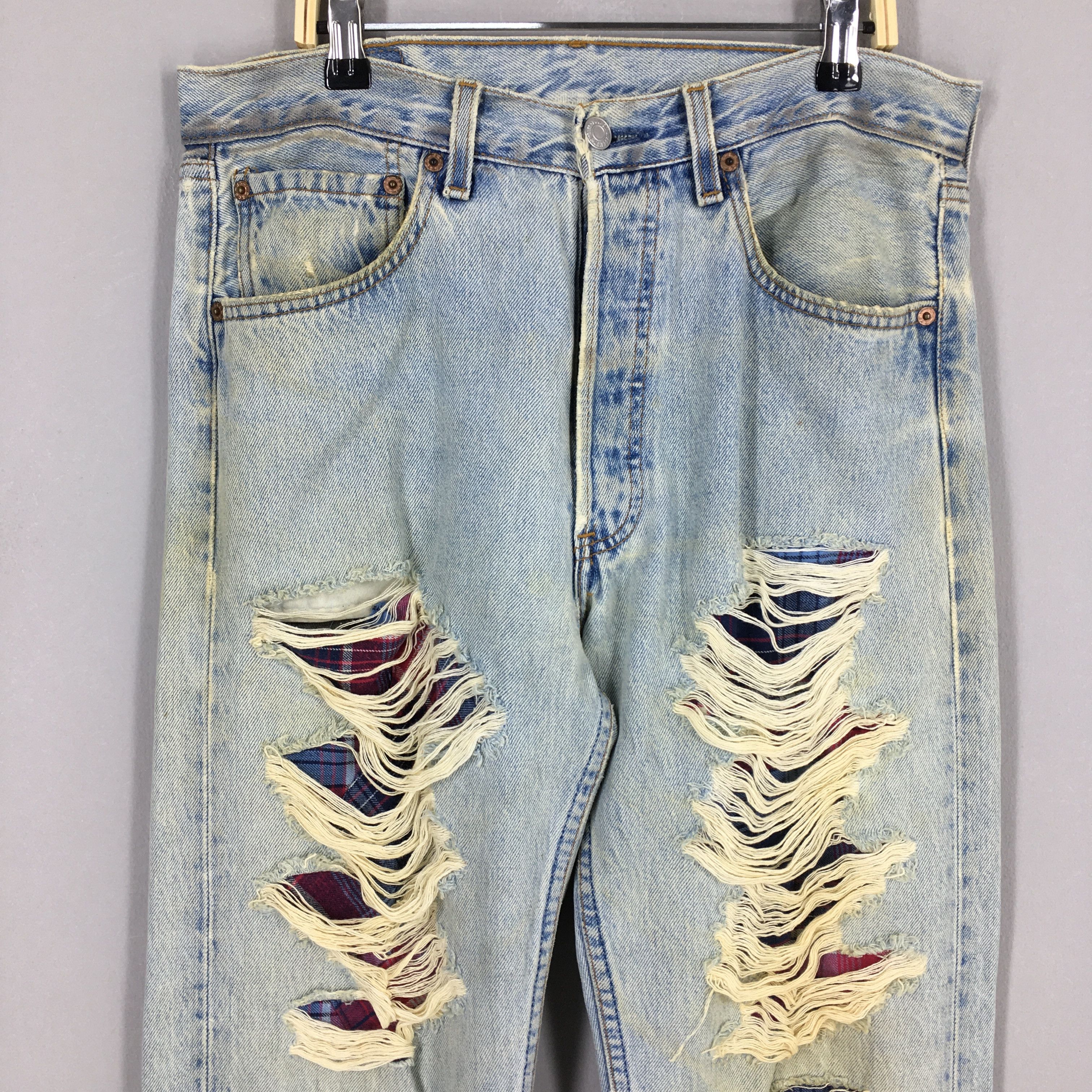 Levi's Size 30x31.5 Vintage 90s Levi's 501 Faded Blue Jeans S562 Size US 30 / EU 46 - 2 Thumbnail