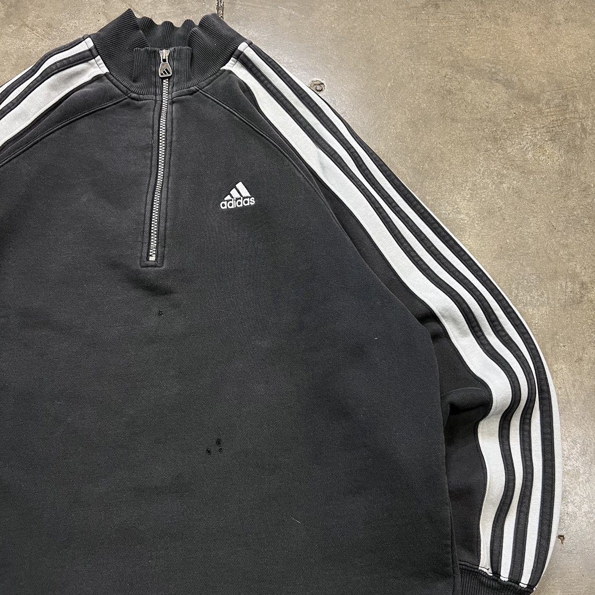 Adidas × Vintage Vintage 90s Adidas Sweatshirt Faded Black Oversized Boxy 1/4 Size US M / EU 48-50 / 2 - 2 Thumbnail
