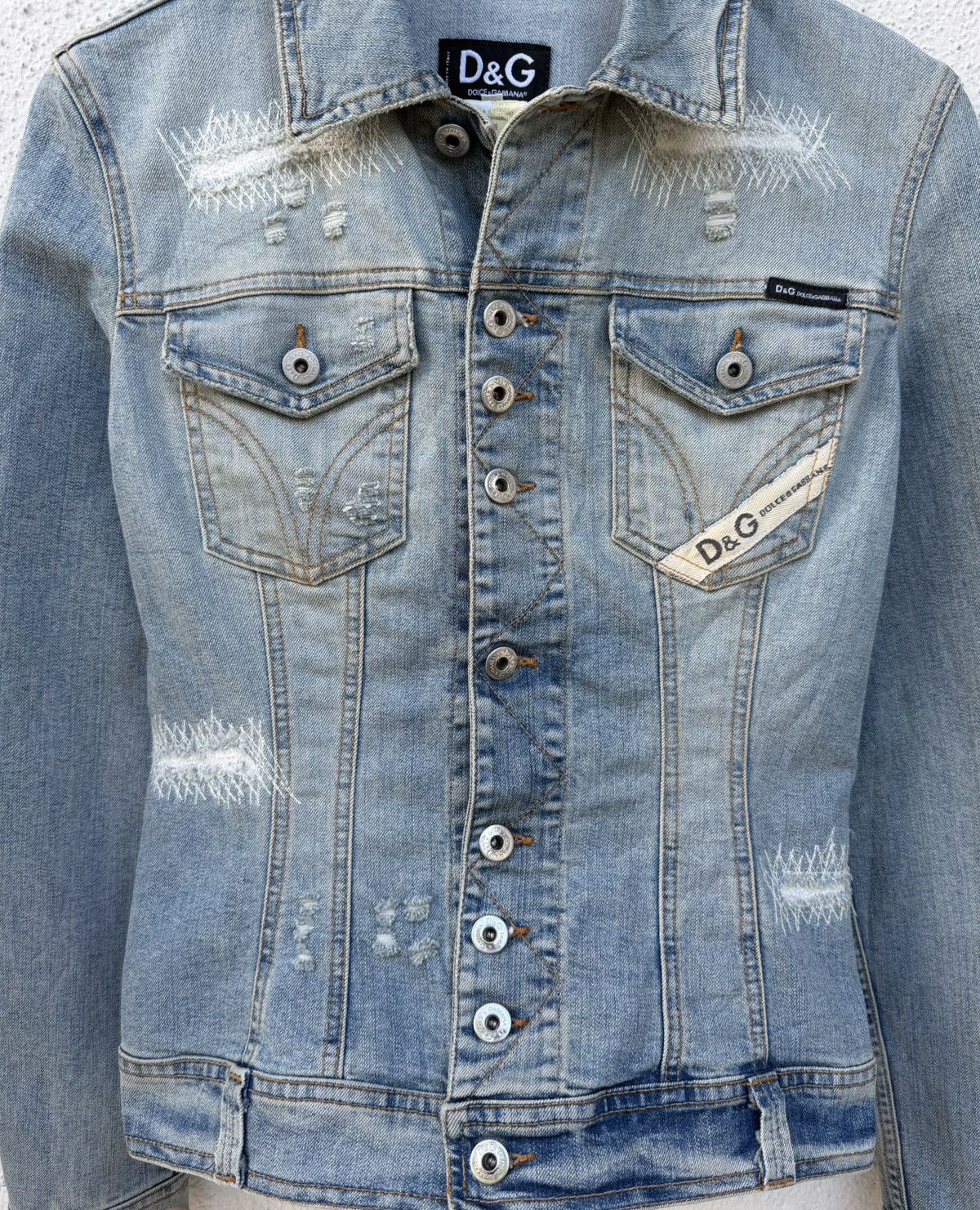 Dolce & Gabbana D&G Distressed Denim Jacket Light Wash Vintage Size XS / US 0-2 / IT 36-38 - 4 Thumbnail