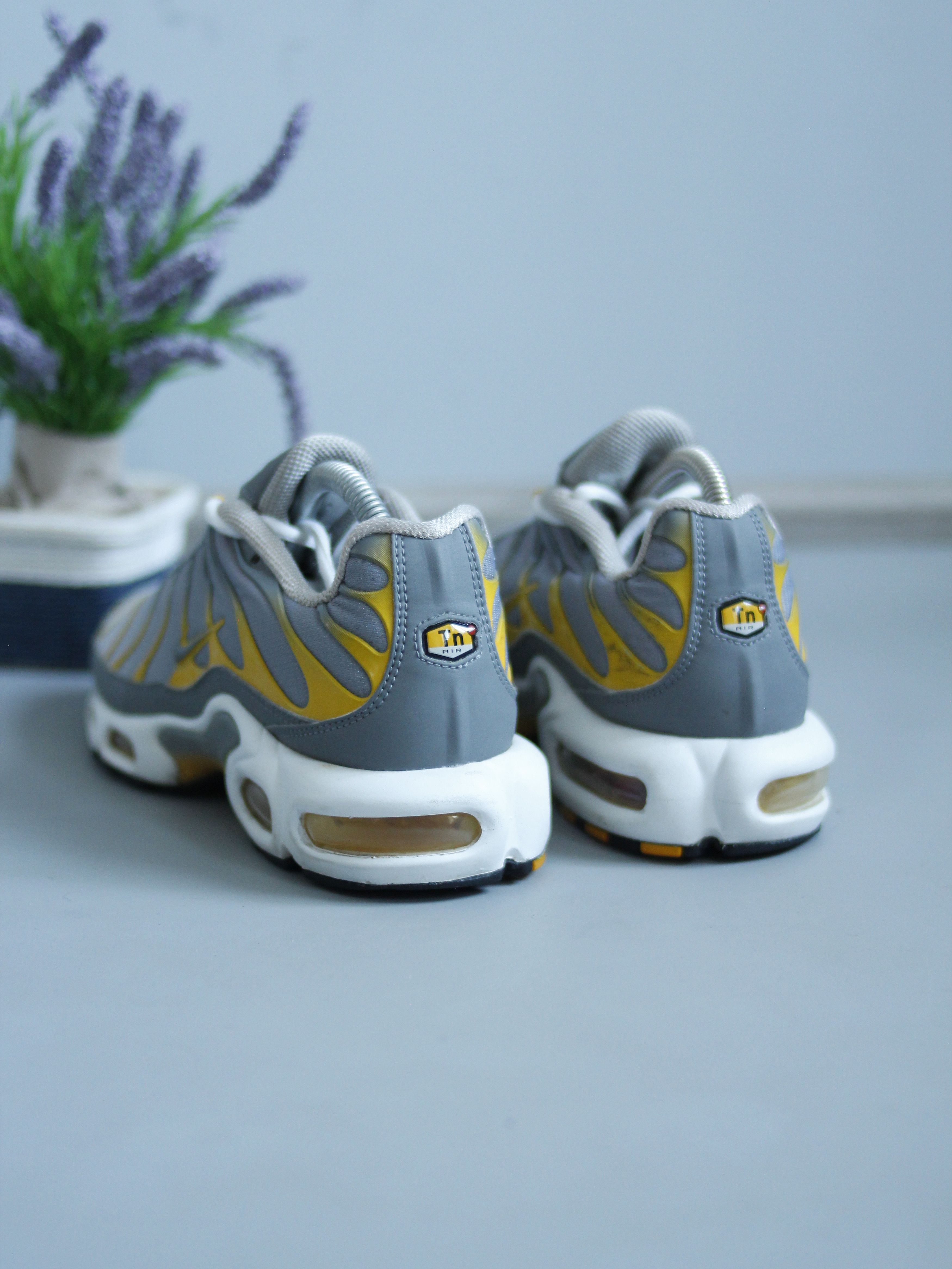 Nike Nike Air Max Tn Plus Sulphur Sneakers 41 Us 8 Size US 8 / EU 41 - 11 Thumbnail