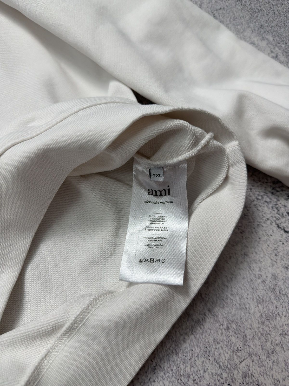 AMI AMI Paris Sweatshirt White Red Heart Logo Crewneck Pullover Size US XL / EU 56 / 4 - 9 Thumbnail