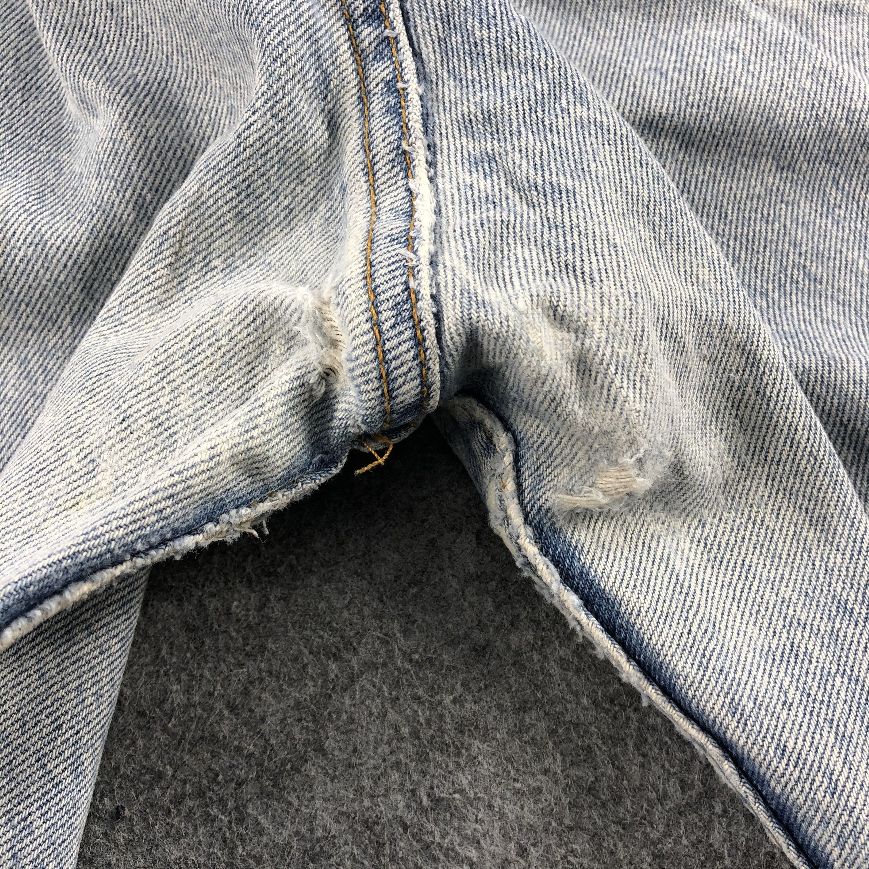 Levi's 90s Vintage Light Wash Levis 501 Jeans-J1501 Size US 35 - 9 Thumbnail