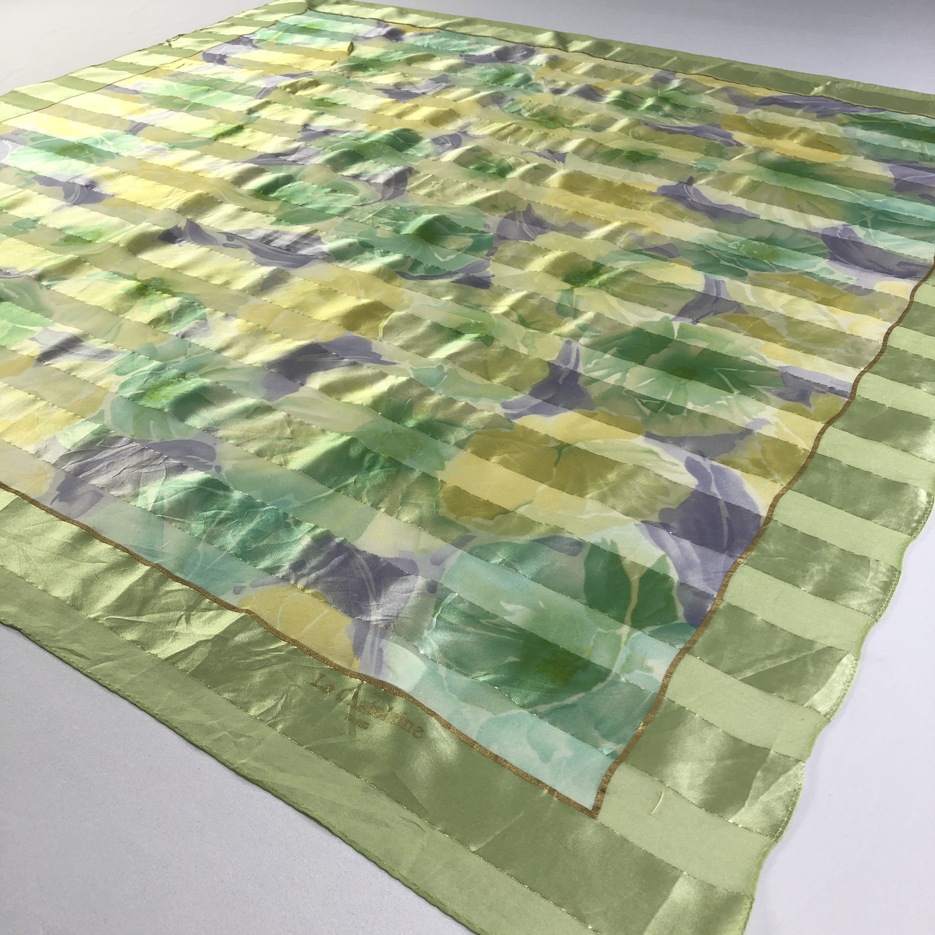 Vintage Vintage La Chantelaine Silk Scarf Size ONE SIZE - 3 Thumbnail
