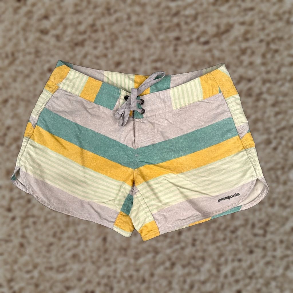 Patagonia Patagonia Womens Board Shorts Swim Trunks Green Stripe 5" Wavefarer Pockets 28x5 Nylon 100% Size ONE SIZE - 1 Thumbnail