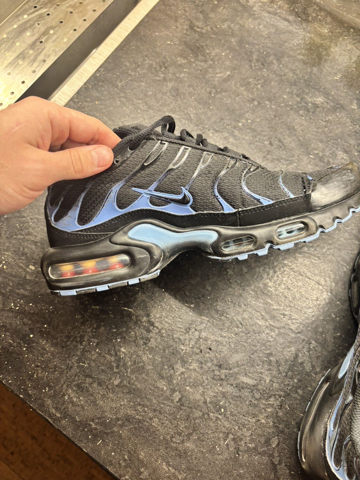Nike nike air max plus black university blue Size US 7 / EU 40 - 4 Thumbnail