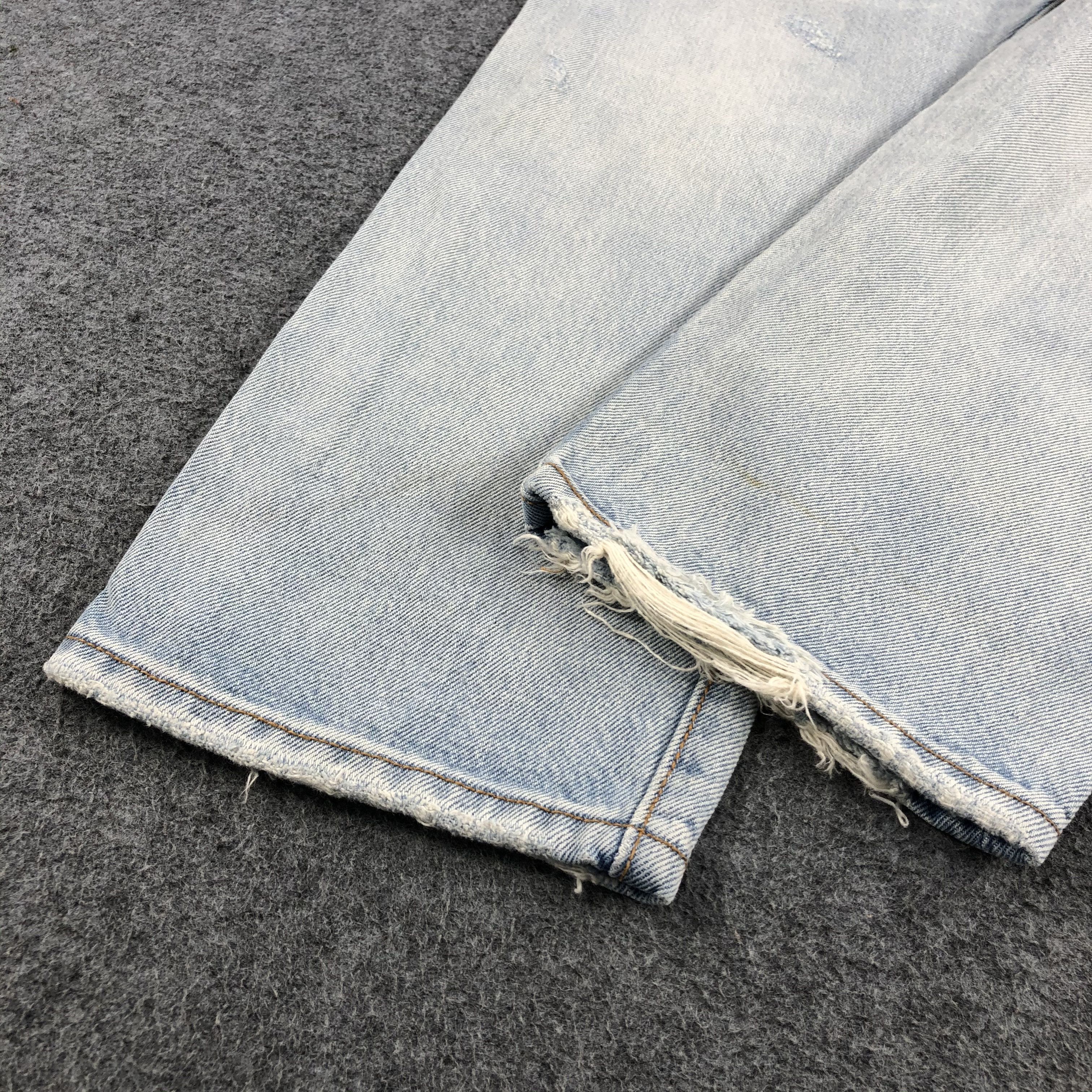 Levi's Vintage Light Wash Levis 501 Jeans-JM1354 Size US 35 - 5 Thumbnail