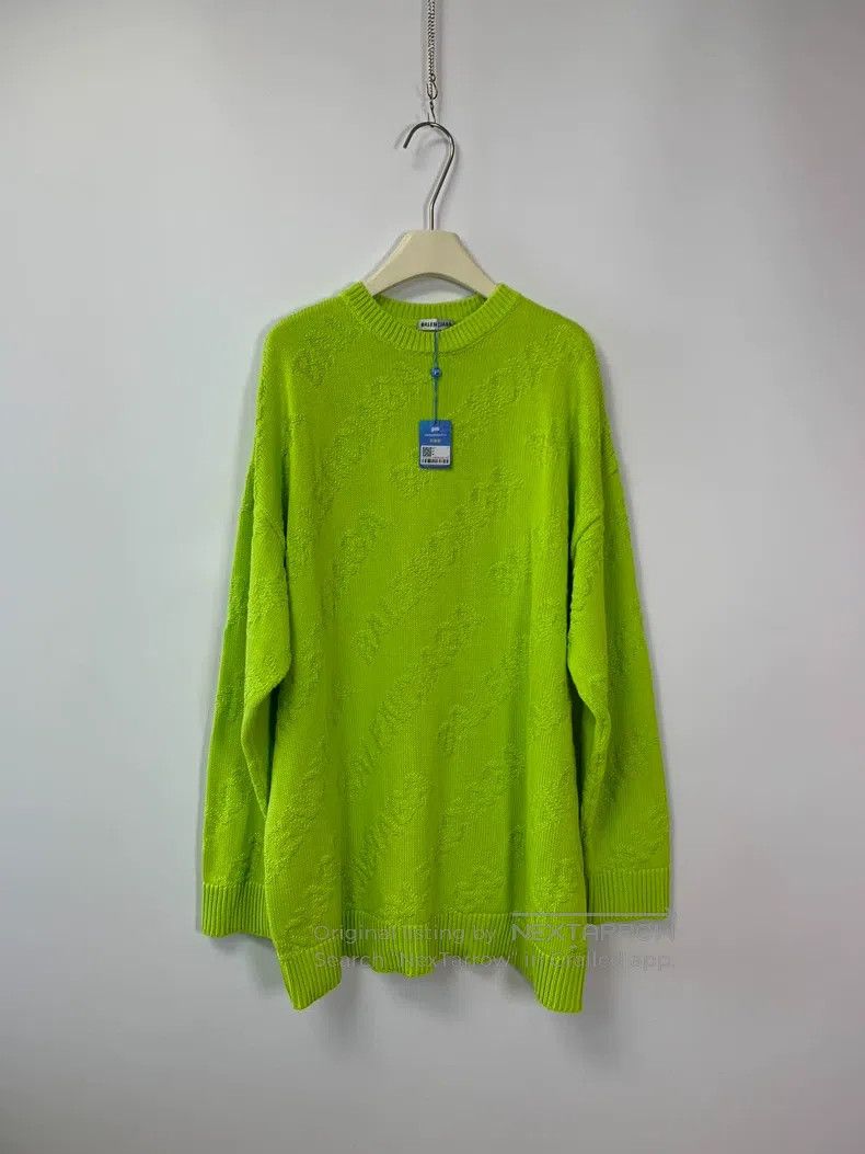 Balenciaga Balenciaga Solid Color Logo Jacquard Crew Neck Loose Fit S Size S / US 4 / IT 40 - 1 Thumbnail
