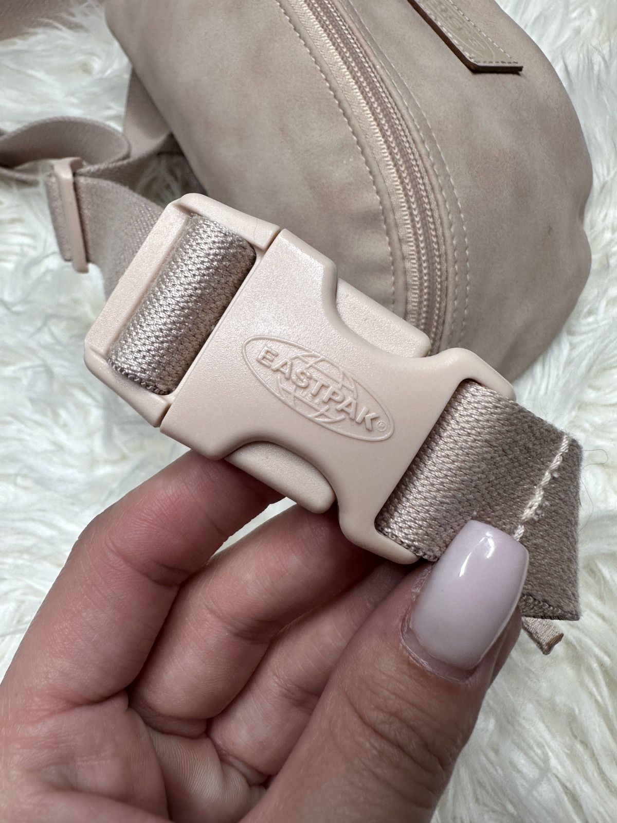Eastpak Eastpak belt bag, pink, perfect condition, made in USA Size ONE SIZE - 6 Thumbnail