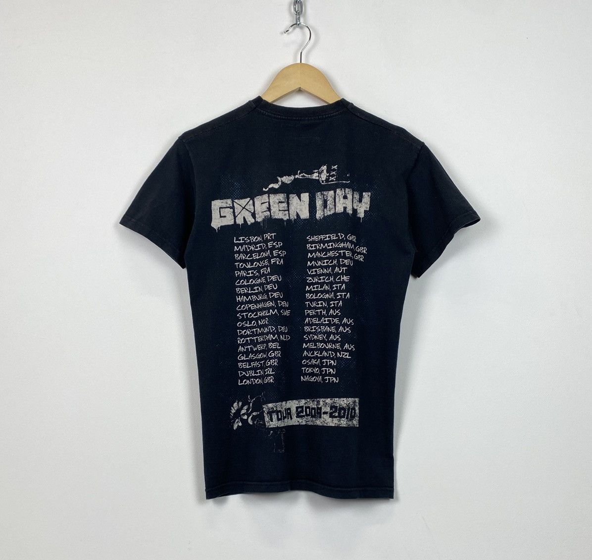 Band Tees Fruit of the Loom Green Day Rock Band Tour T-Shirt Black Top Size US S / EU 44-46 / 1 - 6 Thumbnail
