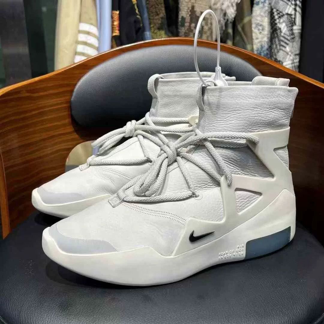 Nike Nike Collab White Hitop Sneakers 41 Men Size US 8.5 / EU 41-42 - 1 Thumbnail