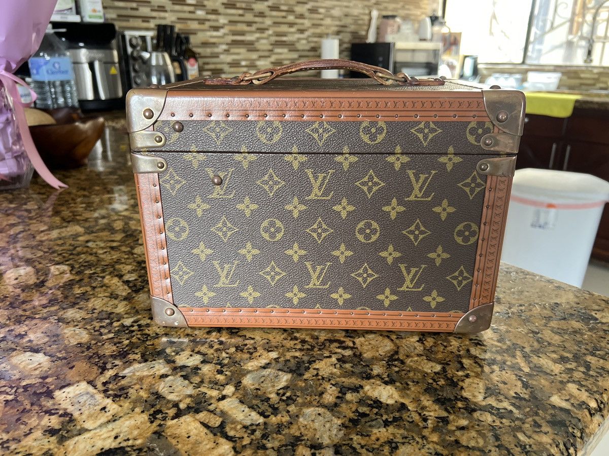 Louis Vuitton Monogram m21828 boite-flacons cosmétics box Size ONE SIZE - 6 Thumbnail