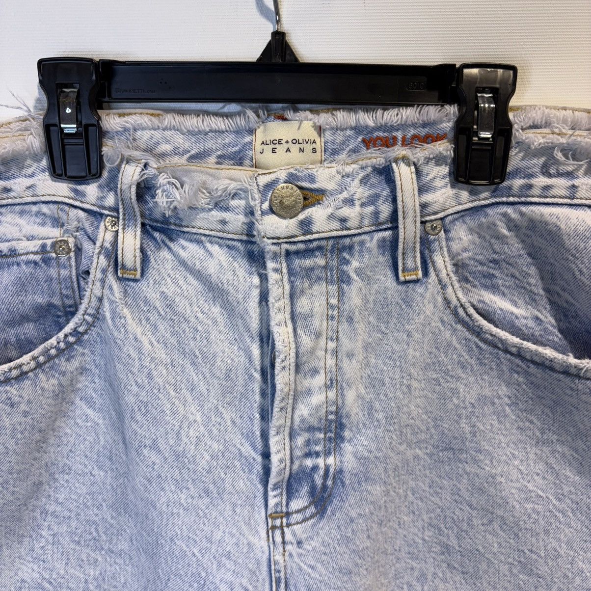 Alice + Olivia ALICE+OLIVIA AMAZING HIGH RISE BOYFRIEND JEAN DISTRESSED -31 Size 31" - 4 Thumbnail