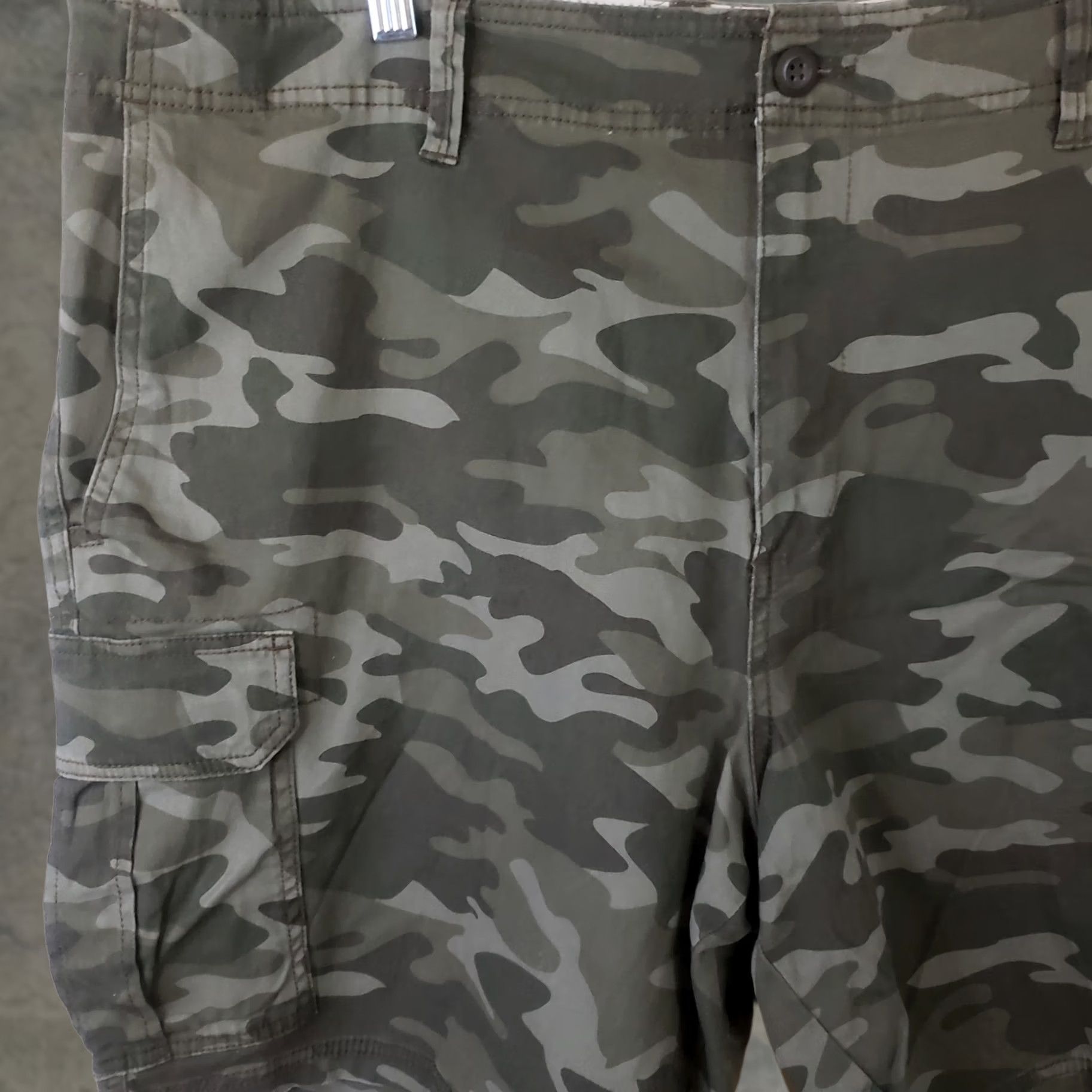 George George Cargo Camo Shorts Men's Size 44x10 Green Camo NWT Size US 44 / EU 60 - 1 Thumbnail