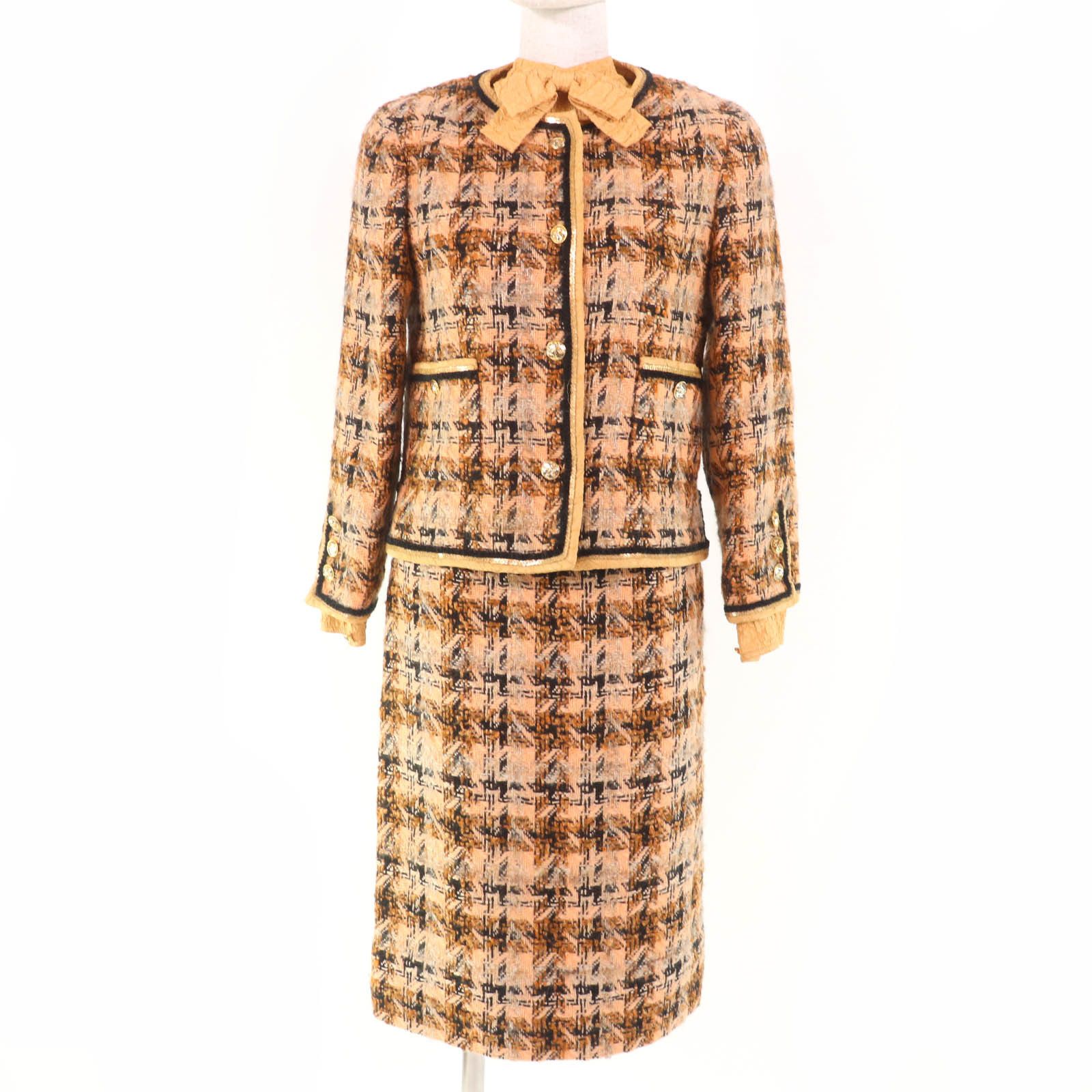 Chanel Chanel Chanel Tweed 3-piece Set Others Suits DUTY FREE for USA Size ONE SIZE - 1 Thumbnail