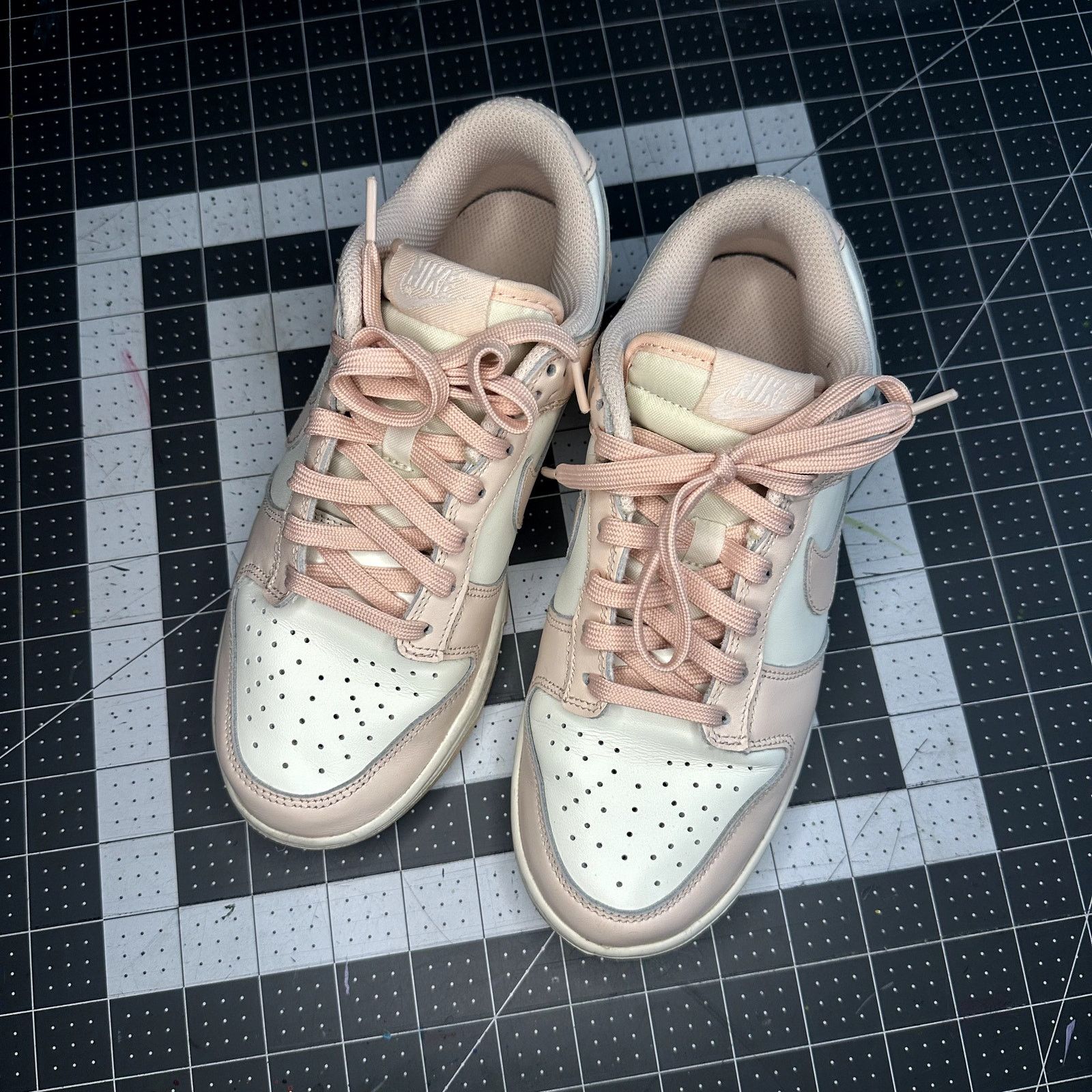 Nike Nike Dunk Low Wmns 'Orange Pearl' Size US 7 / IT 37 - 2 Thumbnail